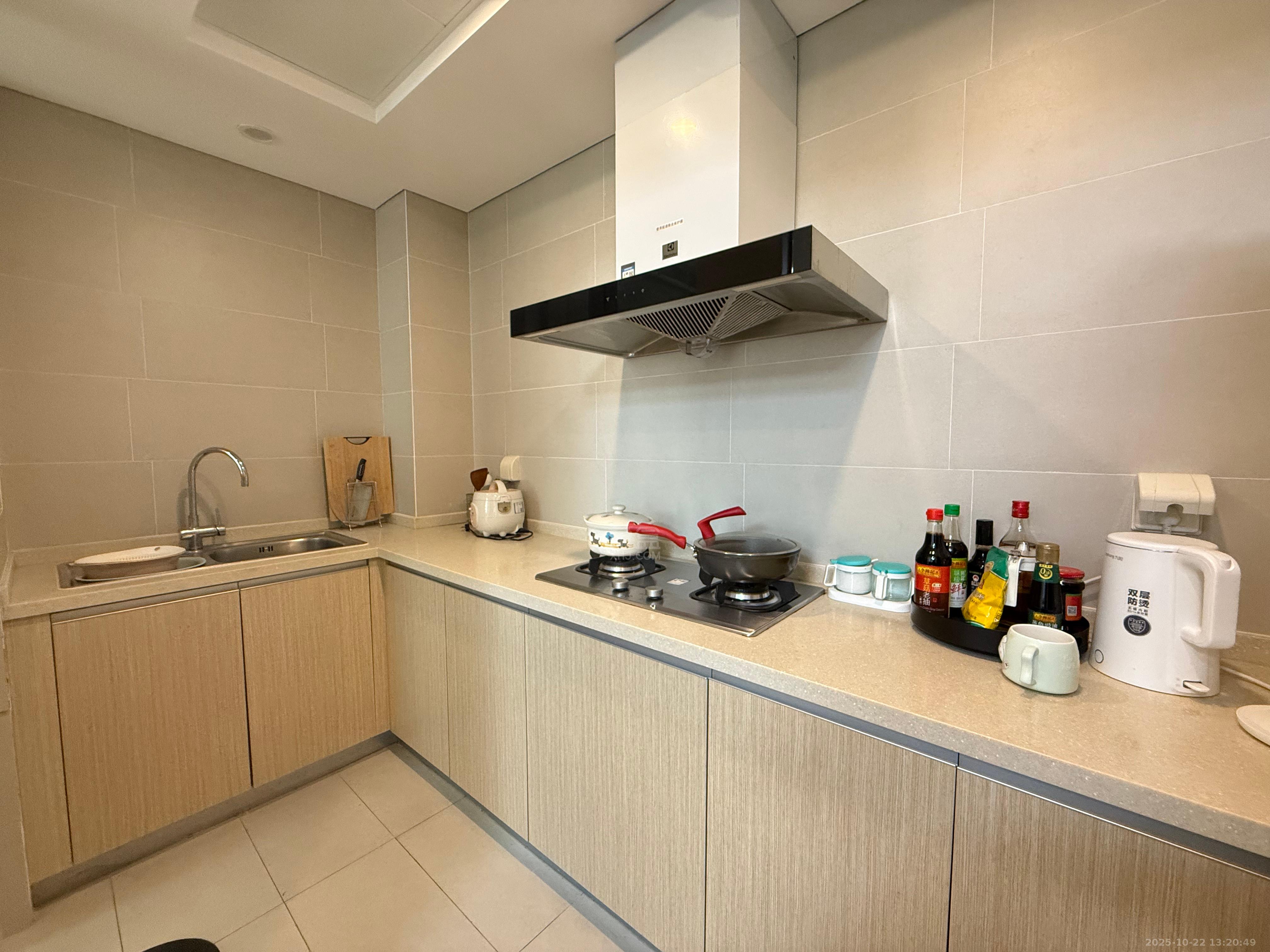 晋合湘水湾三期  2室2厅1卫    2500.0元/月室内图