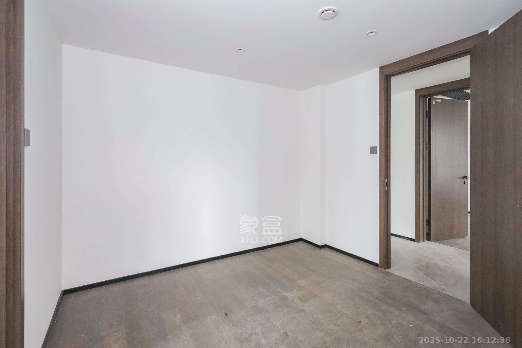 万科森林公园  4室2厅2卫    228.0万 万科森林公园  4室2厅2卫    228.0万卧室