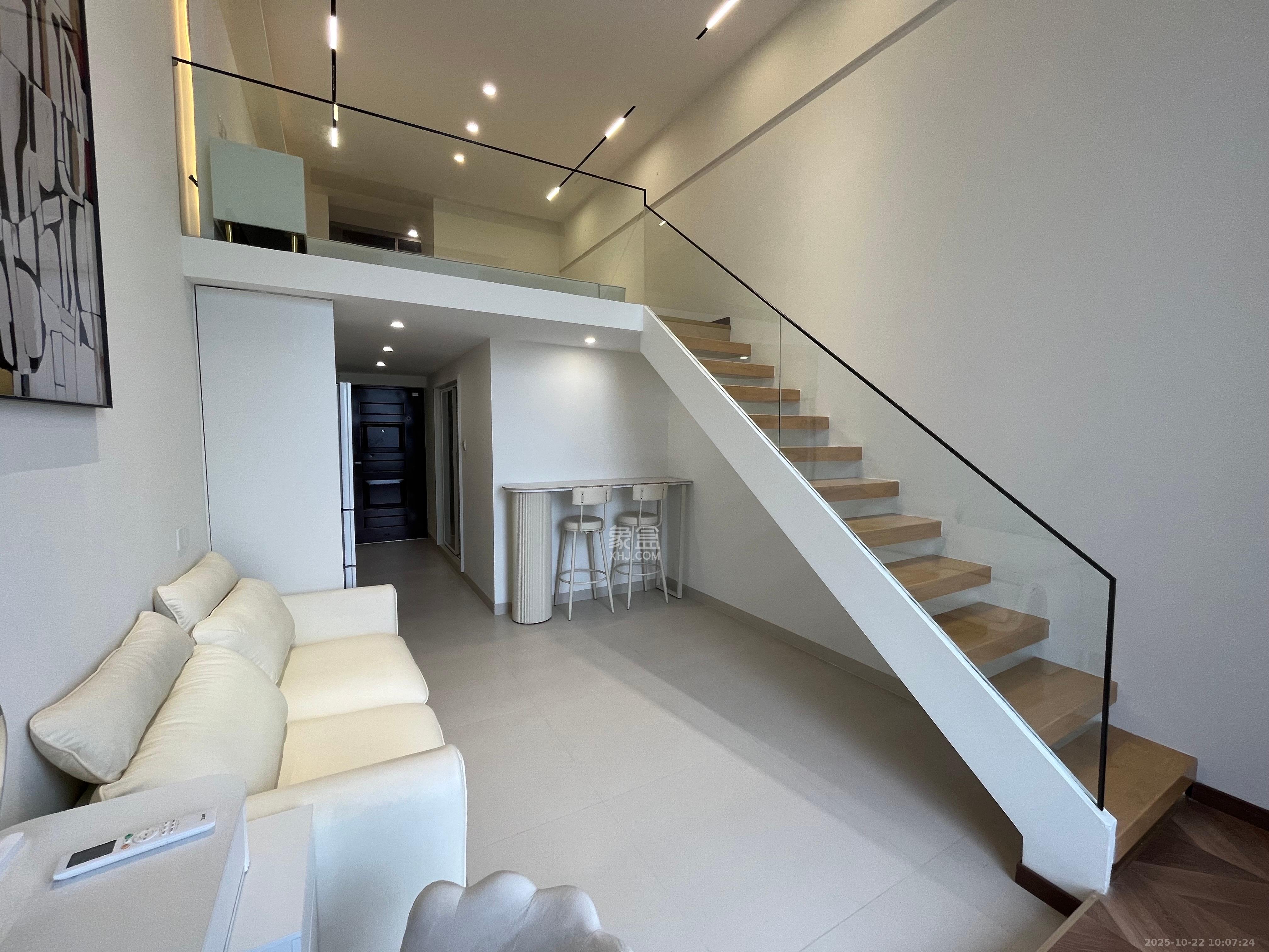 保利天禧EF区  1室2厅1卫    2500.0元/月