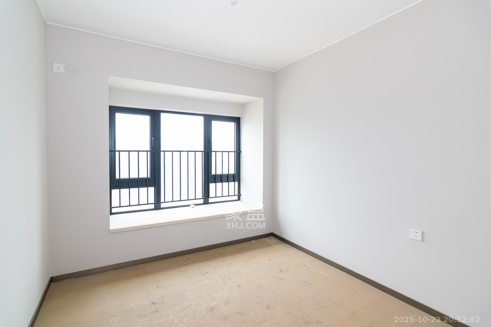 时代年华  4室2厅2卫    95.0万卧室