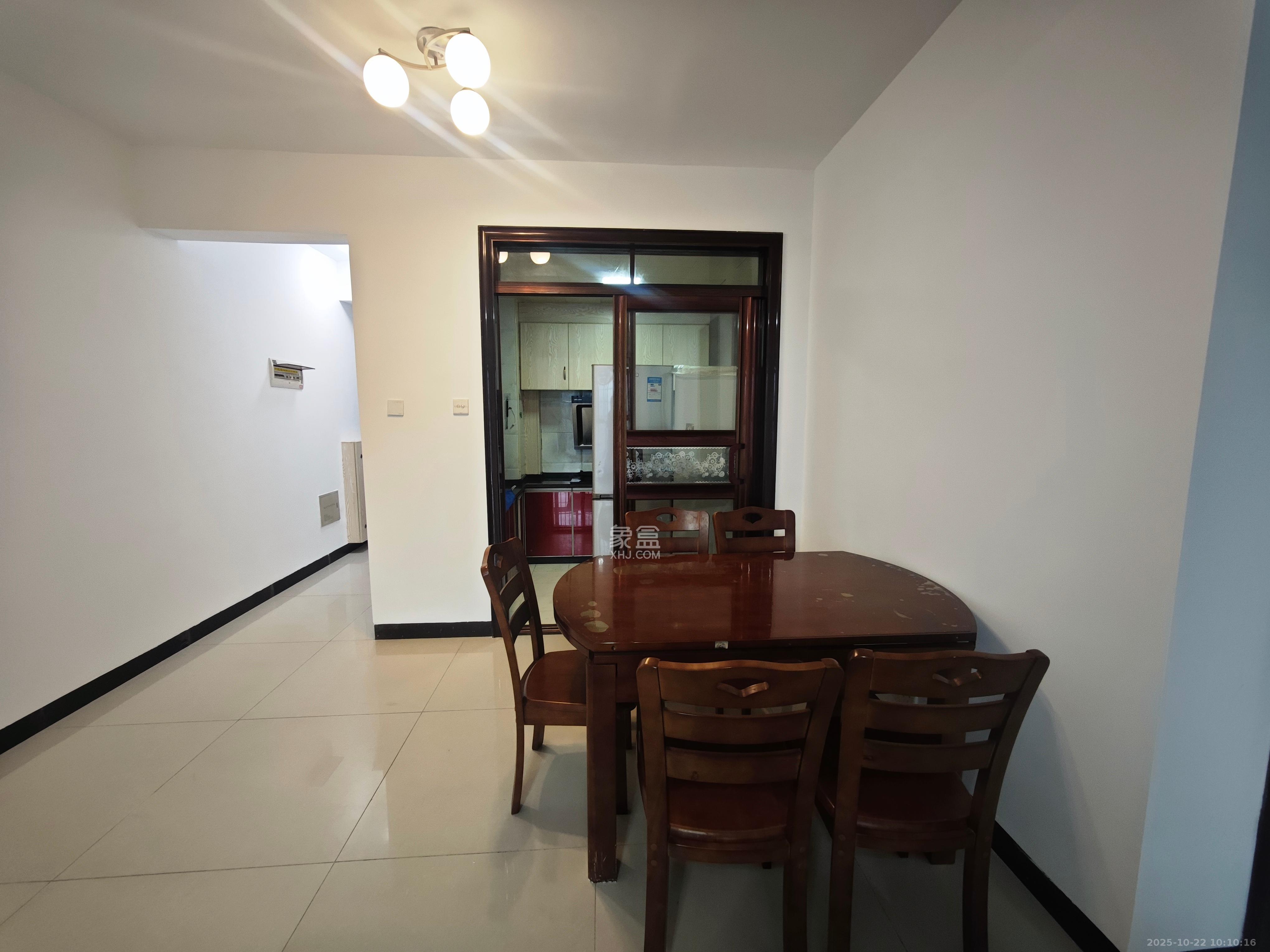 金富星城  3室2厅1卫    1500.0元/月 金富星城  3室2厅1卫    1500.0元/月室内图