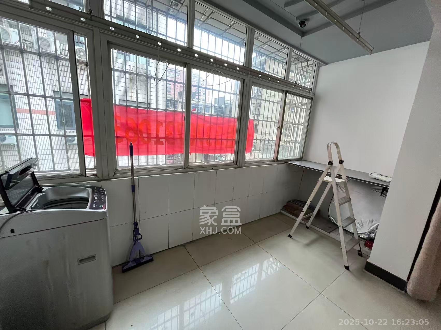 海东青大厦  3室1厅1卫    3000.0元/月室内图