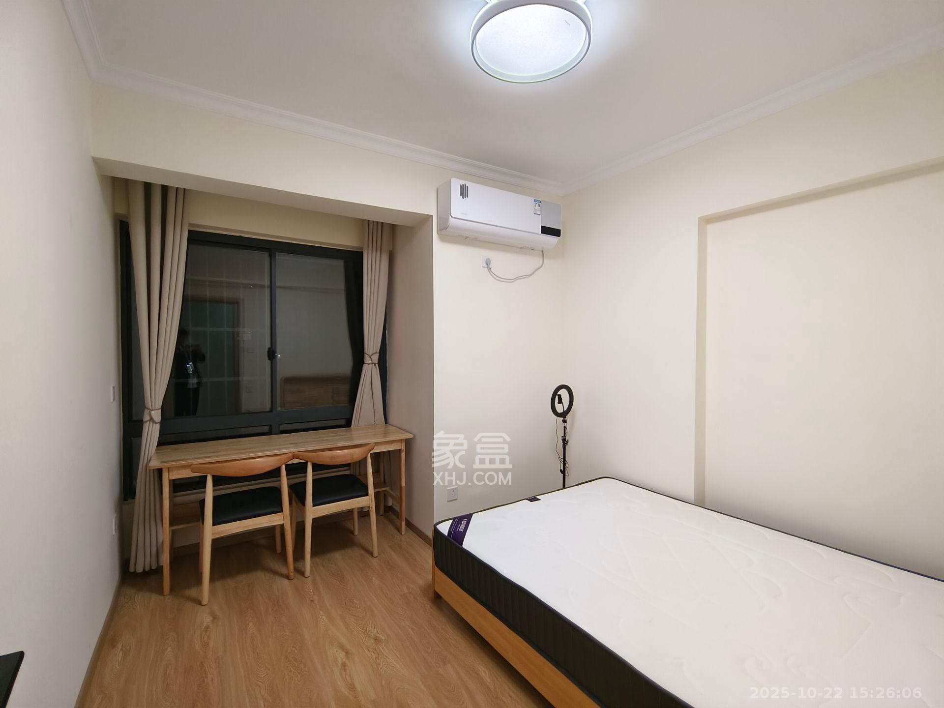 勤诚达新界  4室2厅2卫    2700.0元/月室内图