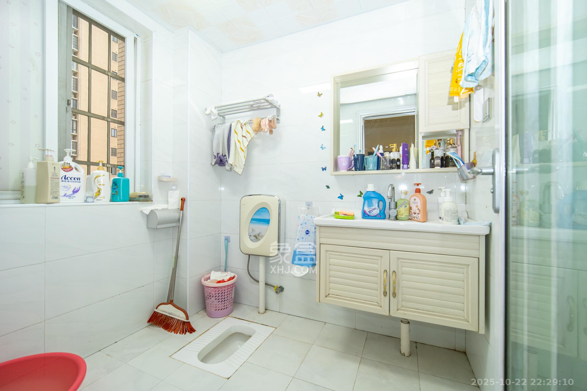 楚天世纪城西苑 3室2厅2卫 76.0万 楚天世纪城西苑 3室2厅2卫 76.0万卫生间