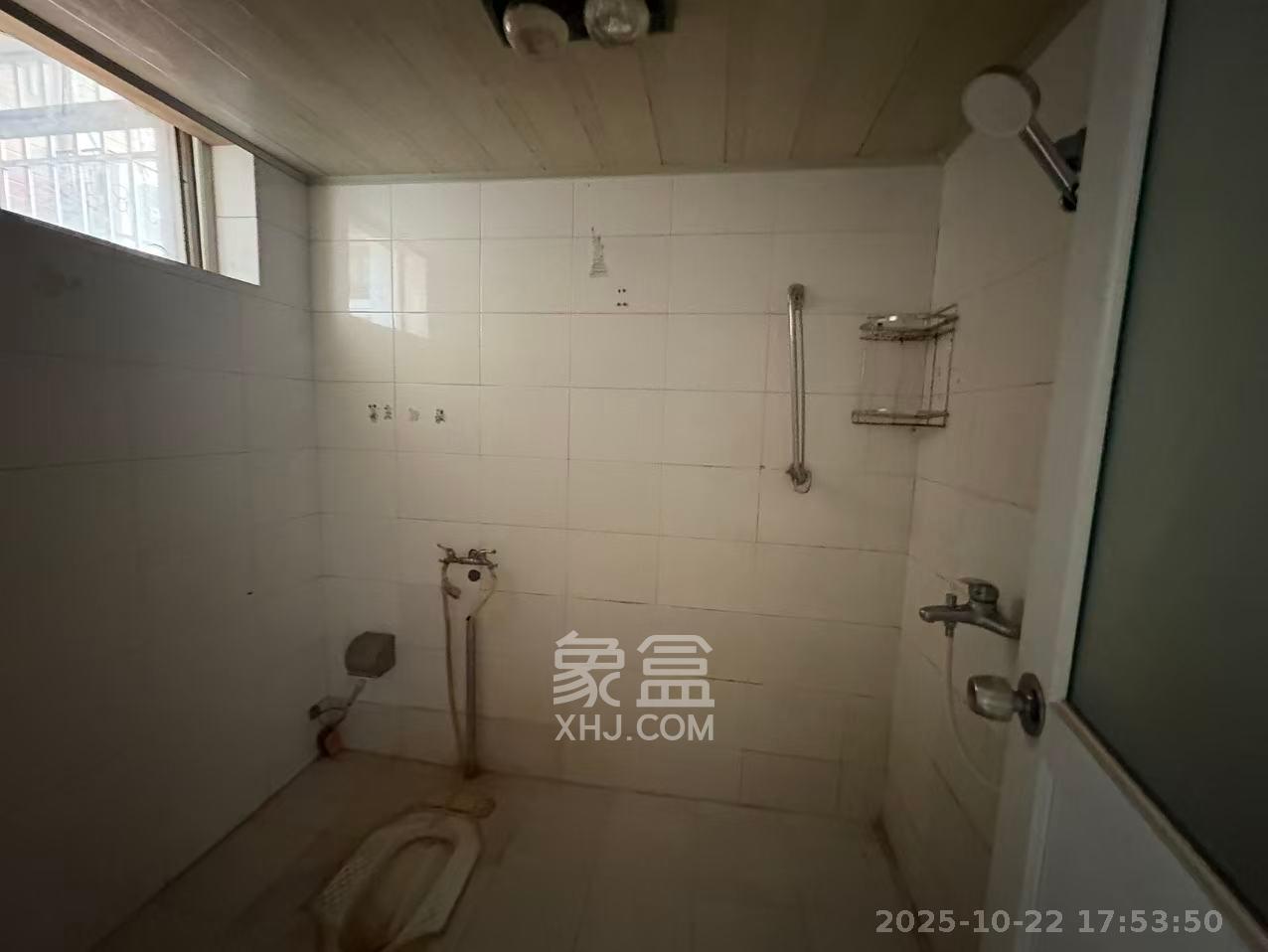 金地华园  3室2厅1卫    2100.0元/月室内图