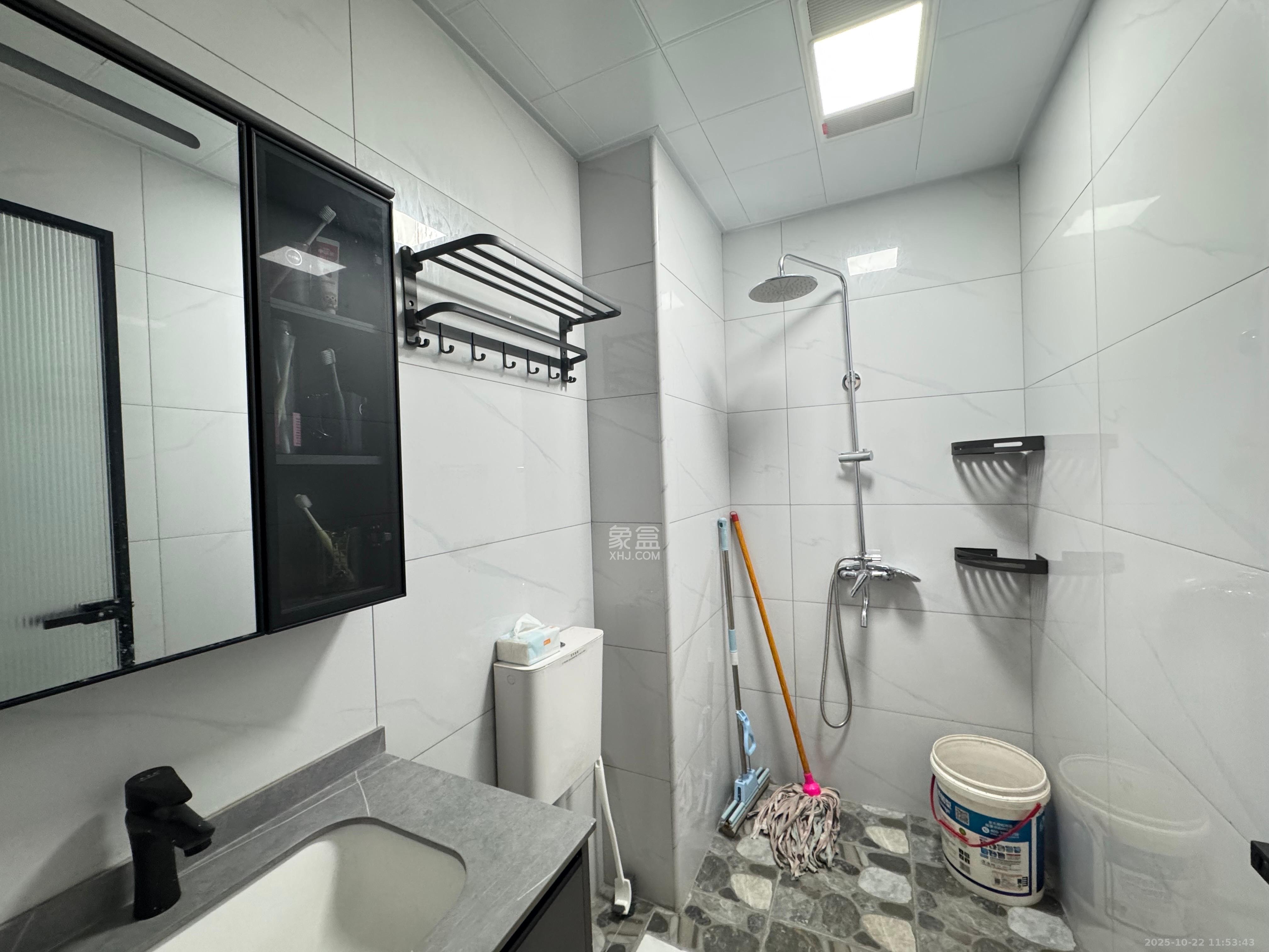 邦盛水岸御园  3室2厅2卫    2200.0元/月 邦盛水岸御园  3室2厅2卫    2200.0元/月室内图