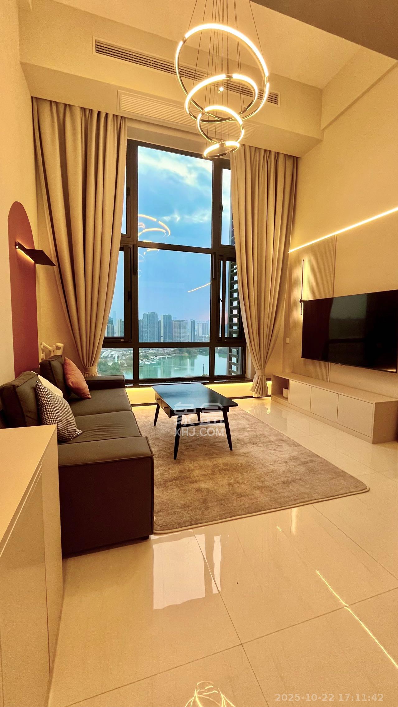 藏珑湖上公馆  1室1厅2卫    3200.0元/月 藏珑湖上公馆  1室1厅2卫    3200.0元/月