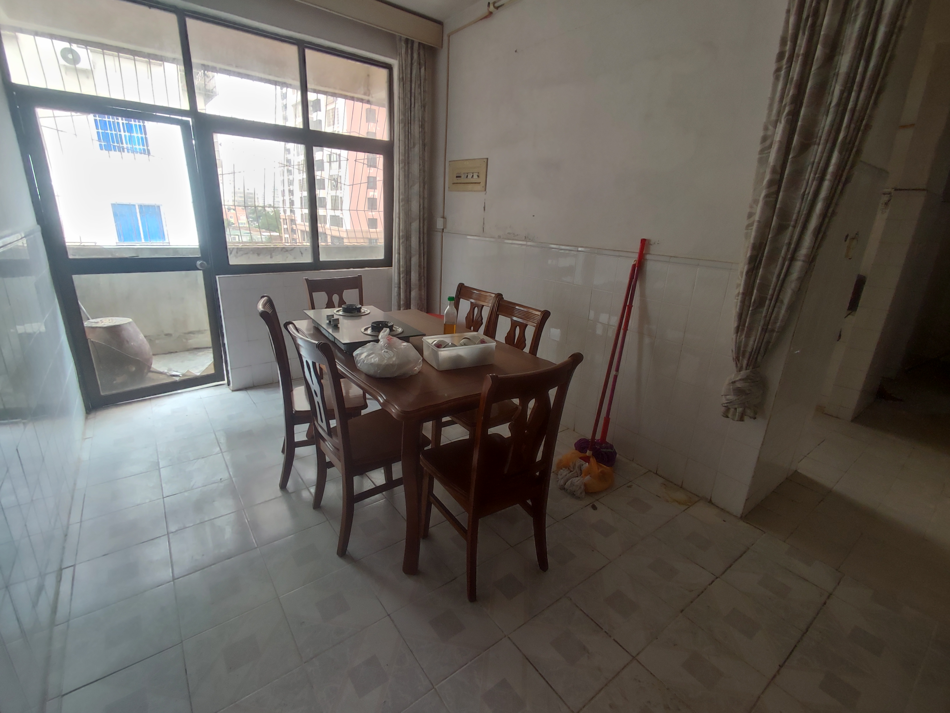 龙华区人民法院宿舍 3室2厅1卫 95.0万 龙华区人民法院宿舍 3室2厅1卫 95.0万室内图