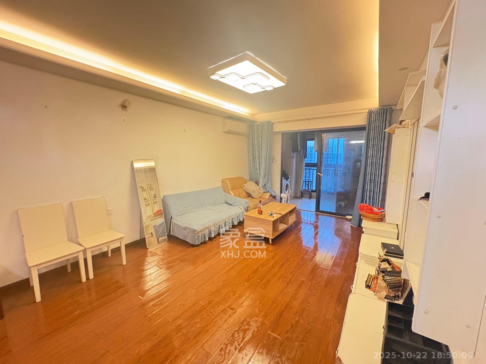 万科魅力之城非凡里  3室2厅1卫    2400.0元/月室内图