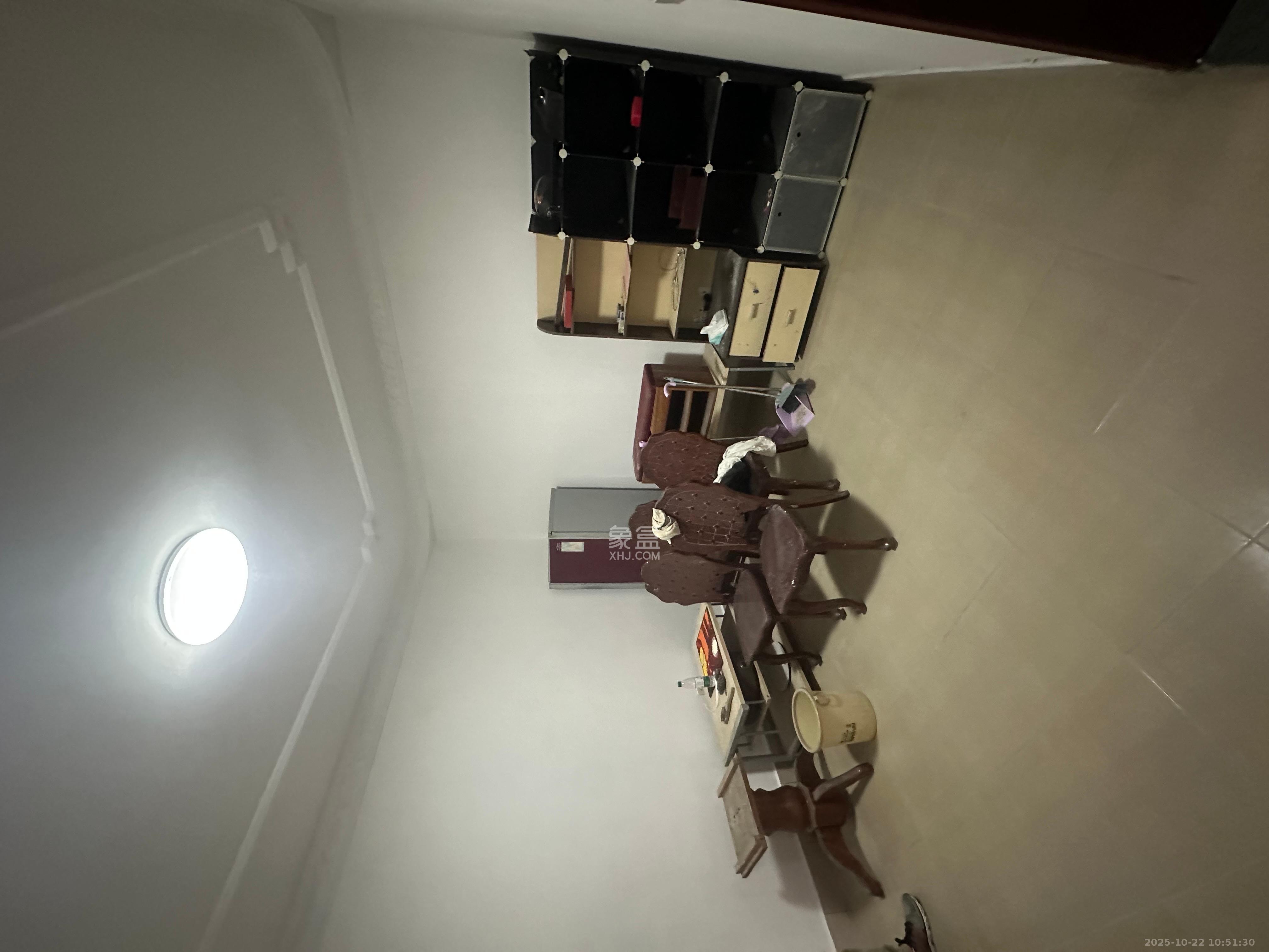 团市委宿舍南栋  1室0厅0卫    1800.0元/月 团市委宿舍南栋  1室0厅0卫    1800.0元/月