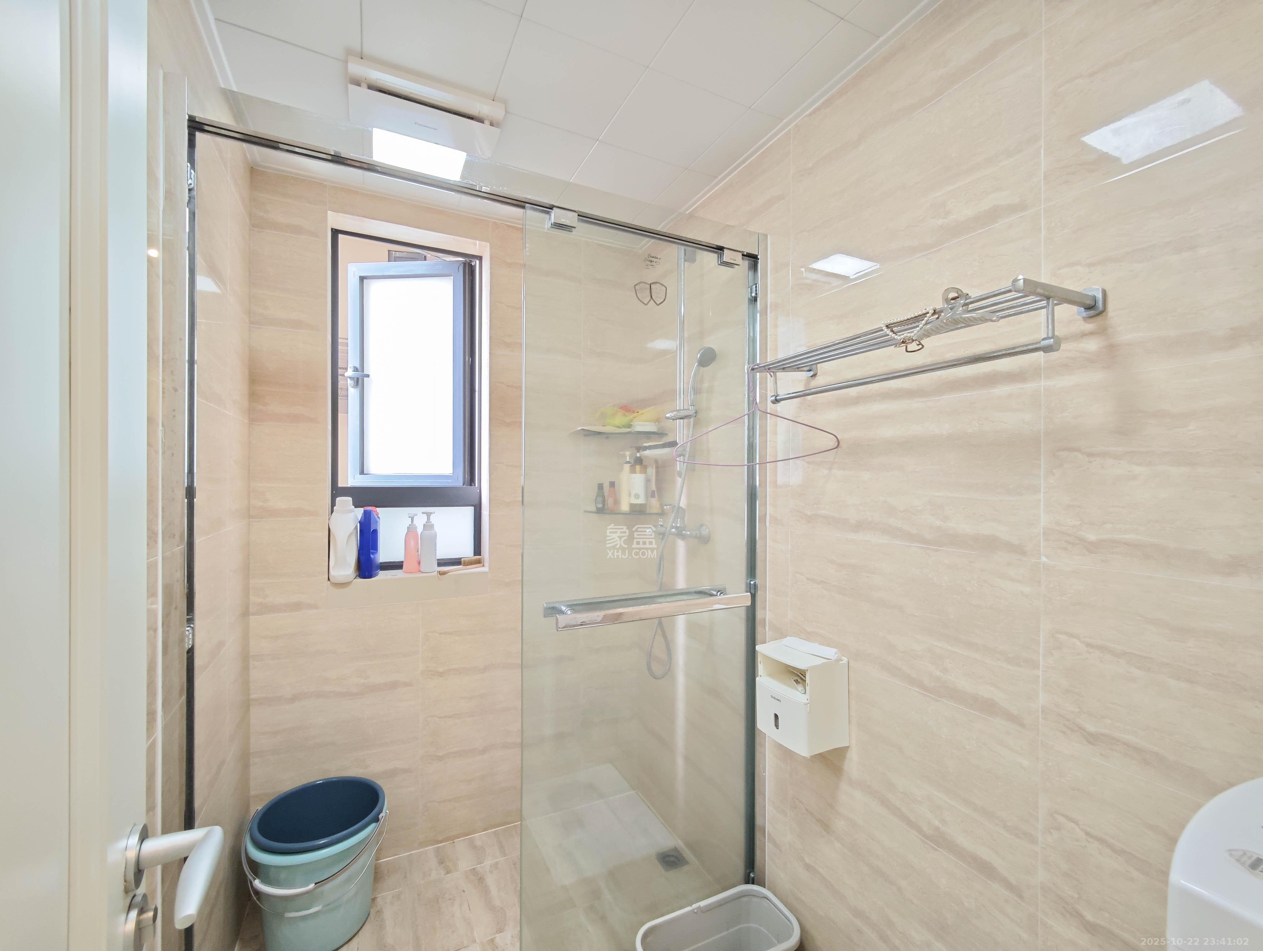 万科魅力之城观澜里 3室2厅2卫 102.0万 万科魅力之城观澜里 3室2厅2卫 102.0万卫生间