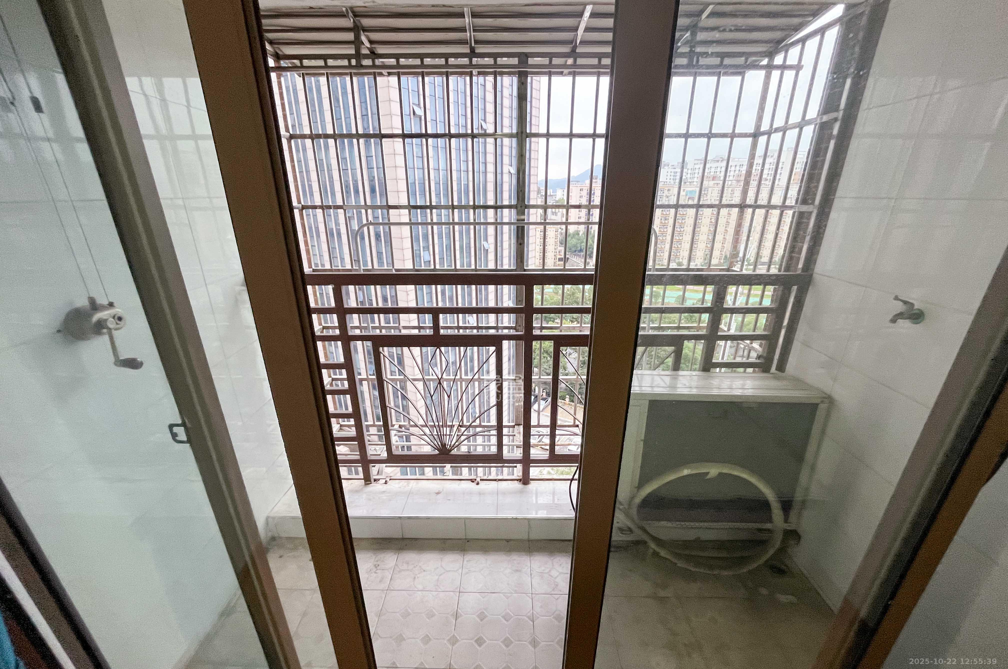 高信向日葵 3室2厅2卫 98.8万 高信向日葵 3室2厅2卫 98.8万其他