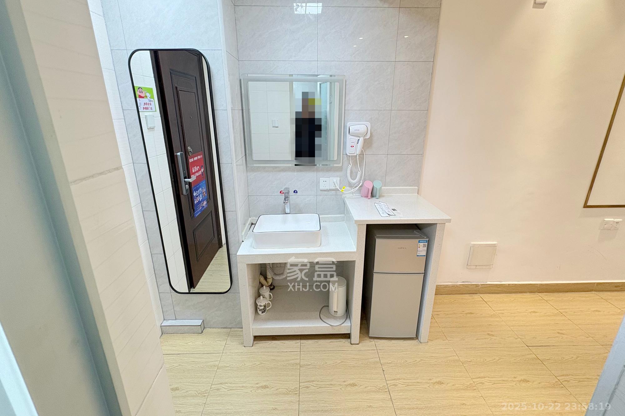 七彩丽都 1室1厅1卫 35.0万 七彩丽都 1室1厅1卫 35.0万卫生间