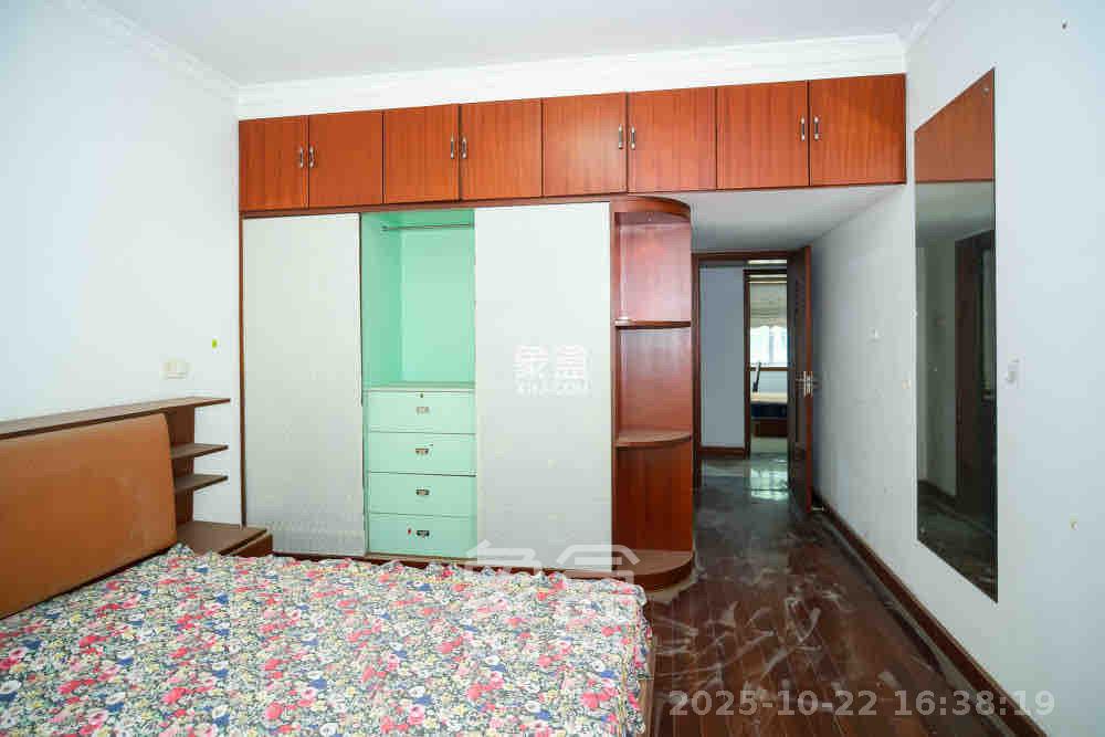 楚天家园  1室2厅2卫    2800.0元/月室内图