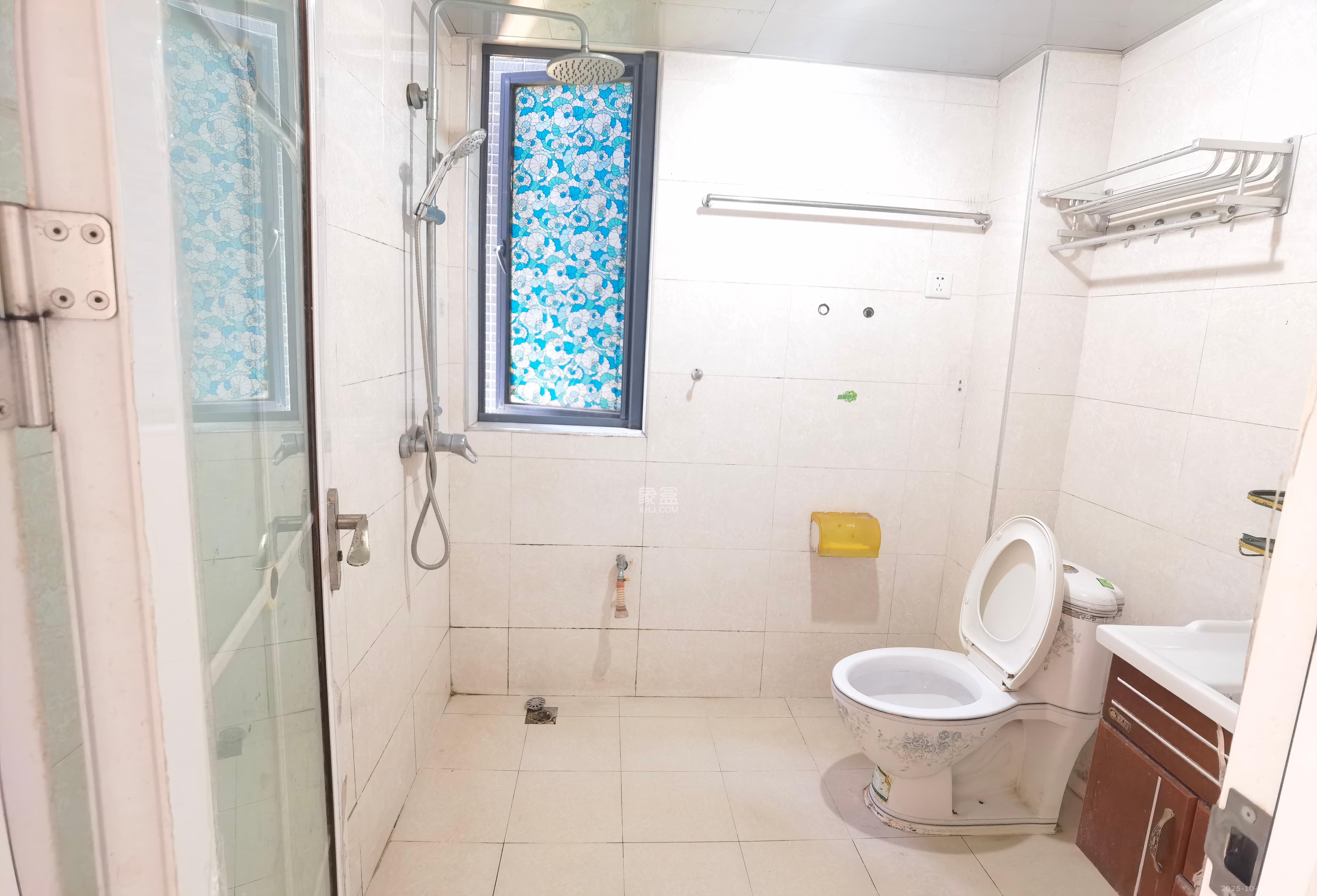 中信文化广场(中信新城二期)  2室2厅1卫    1700.0元/月 中信文化广场(中信新城二期)  2室2厅1卫    1700.0元/月室内图