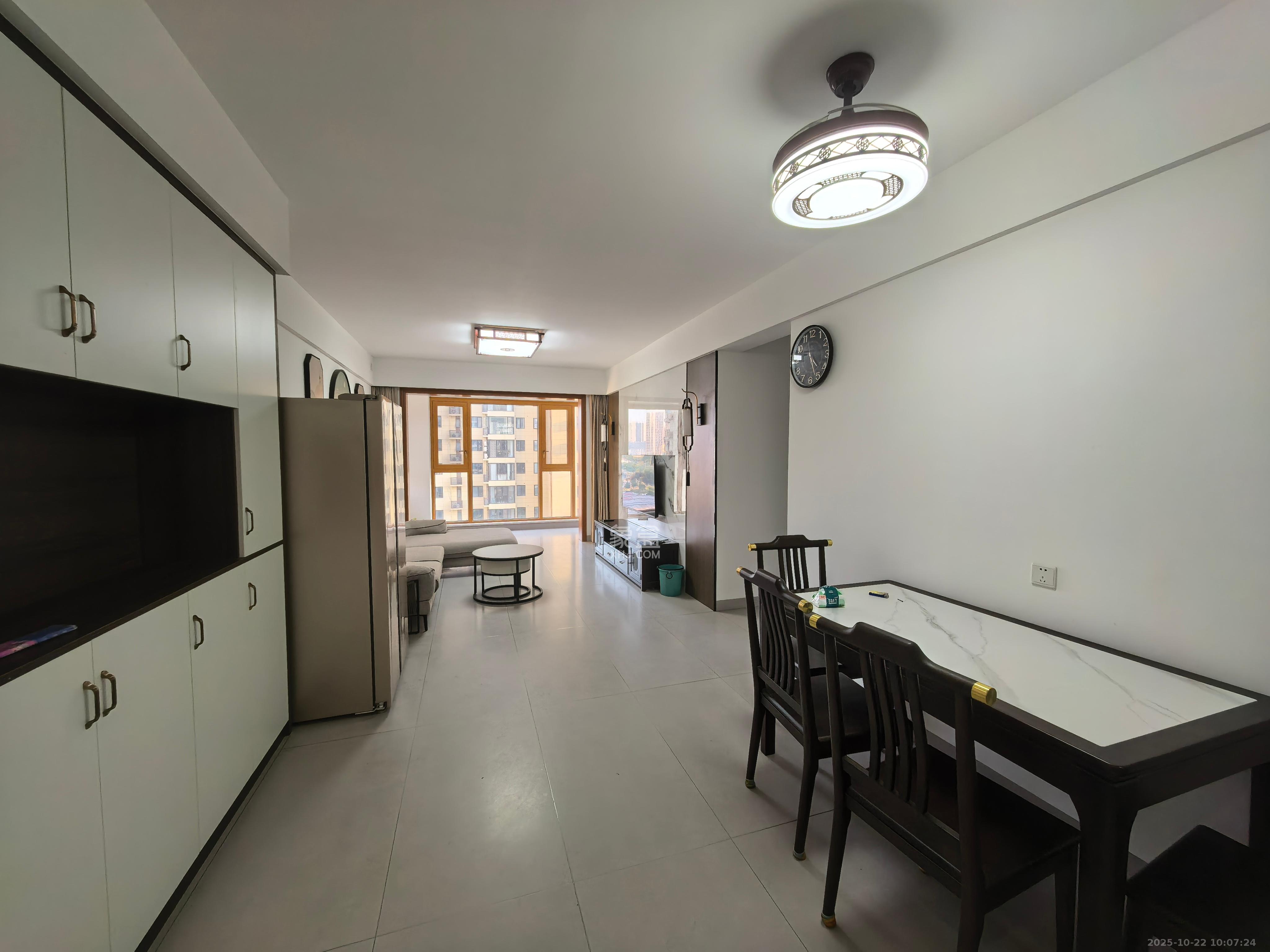 世茂璀璨天城  3室2厅1卫    3600.0元/月室内图