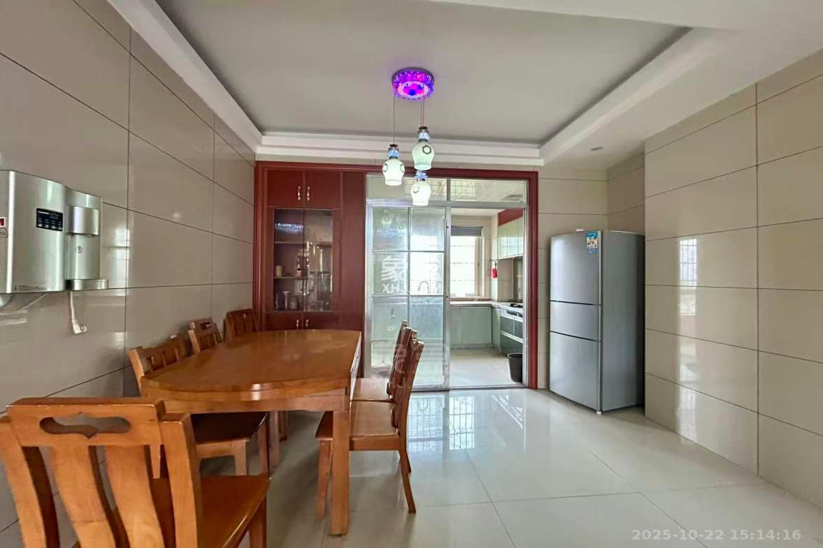 颐景园3期协力小区 3室2厅2卫 1600.0元/月 颐景园3期协力小区 3室2厅2卫 1600.0元/月室内图