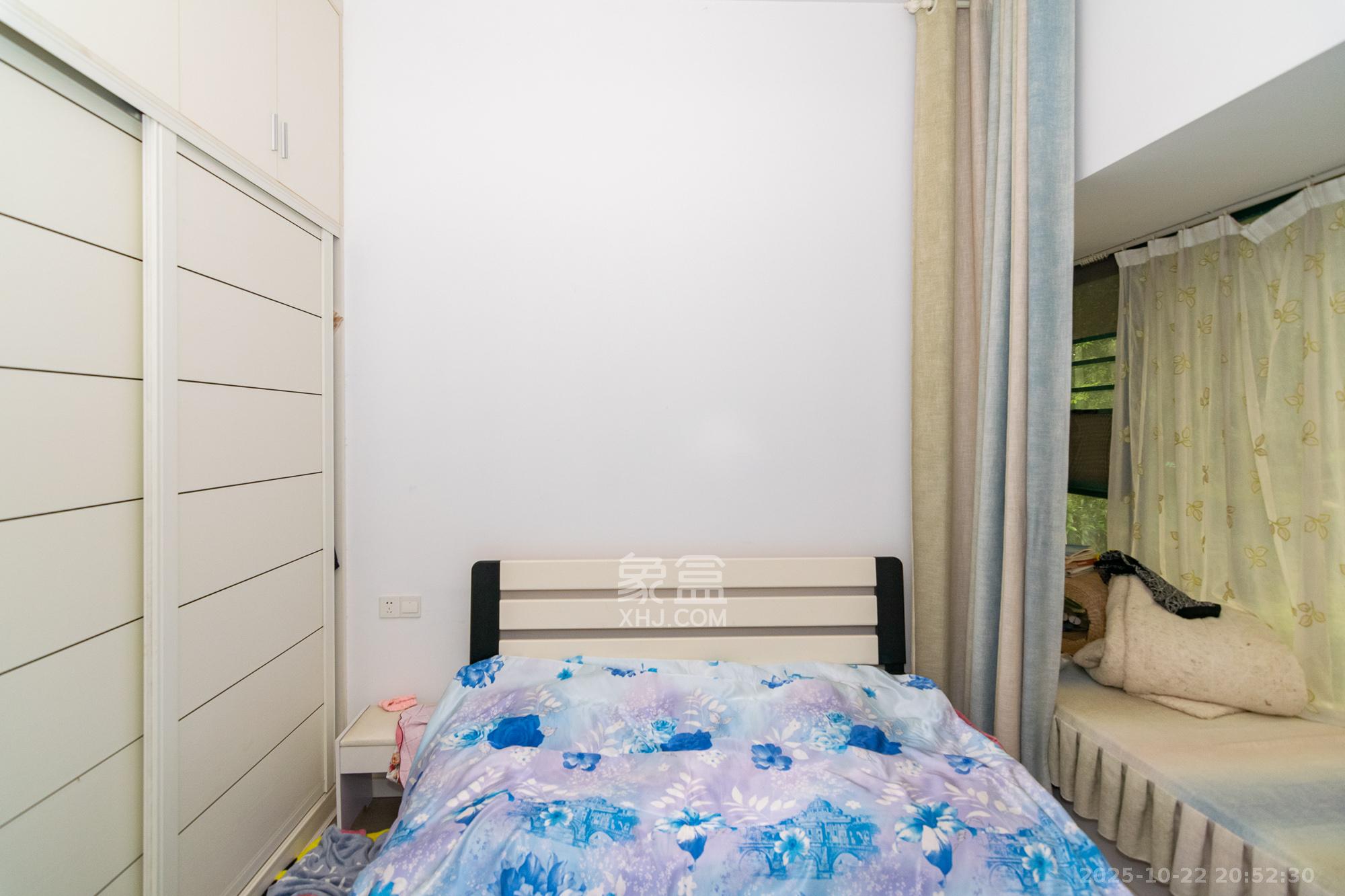 富基世纪公园 3室2厅2卫 65.0万 富基世纪公园 3室2厅2卫 65.0万卧室