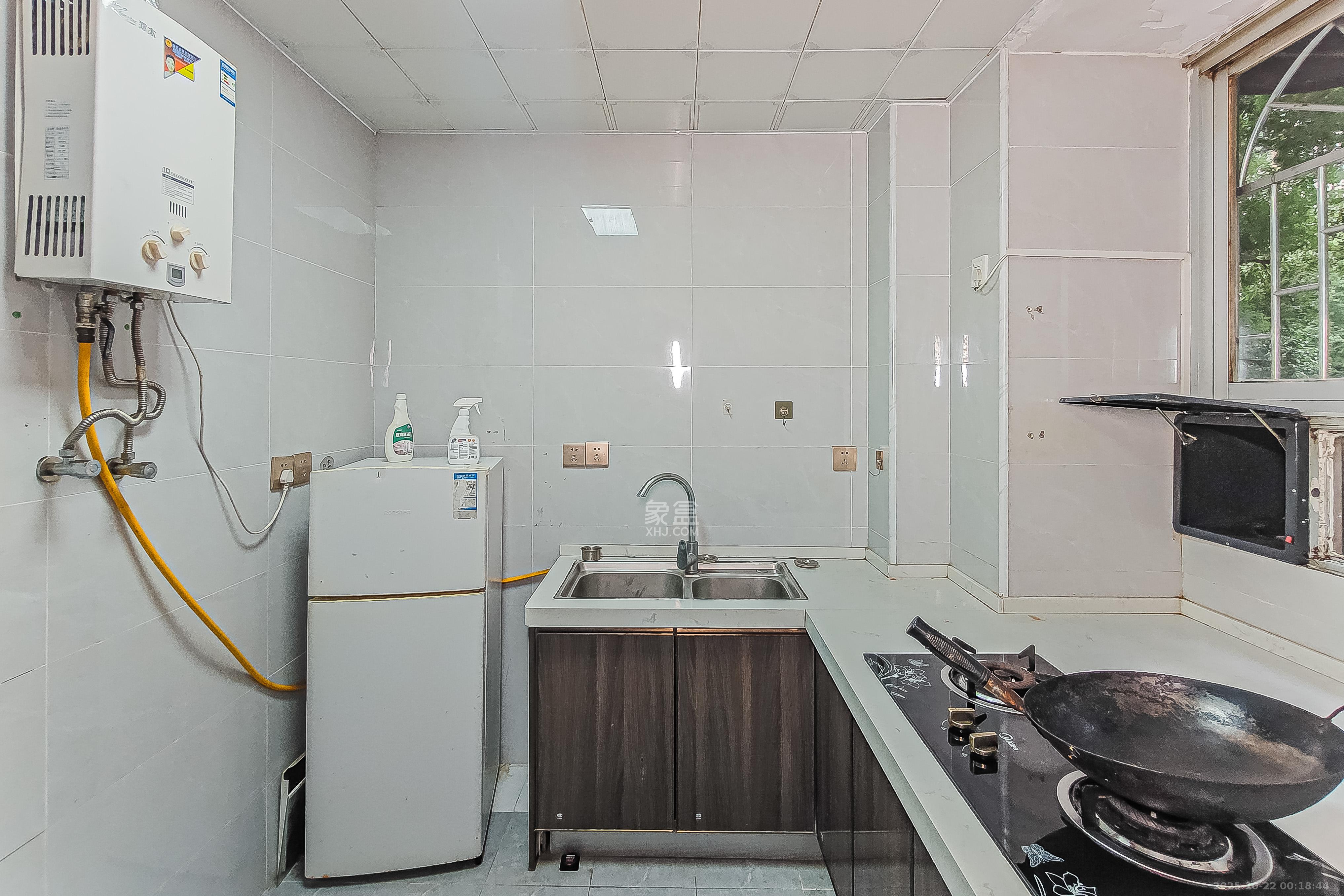 化工设计院  3室2厅1卫    80.0万厨房