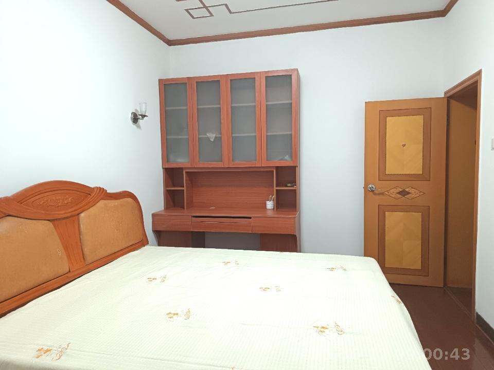 长城花园  3室1厅1卫    2500.0元/月室内图