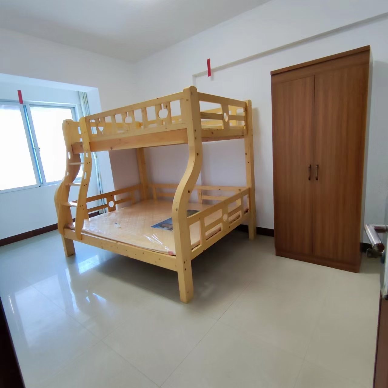 富豪大厦(富豪花园)  3室2厅2卫    3000.0元/月室内图