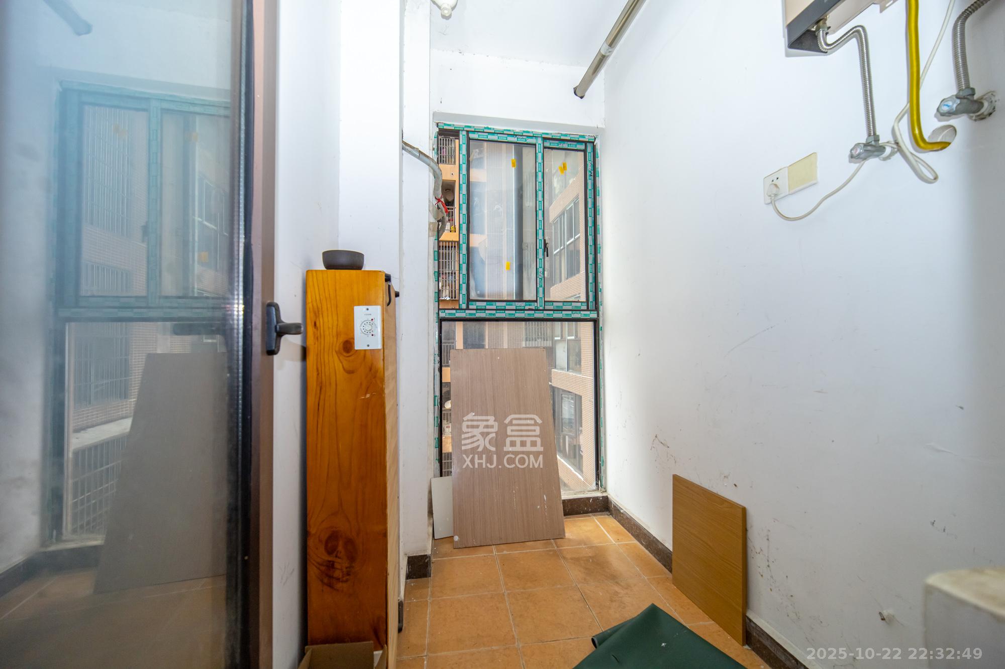 新长海广场  2室2厅1卫    42.8万其他