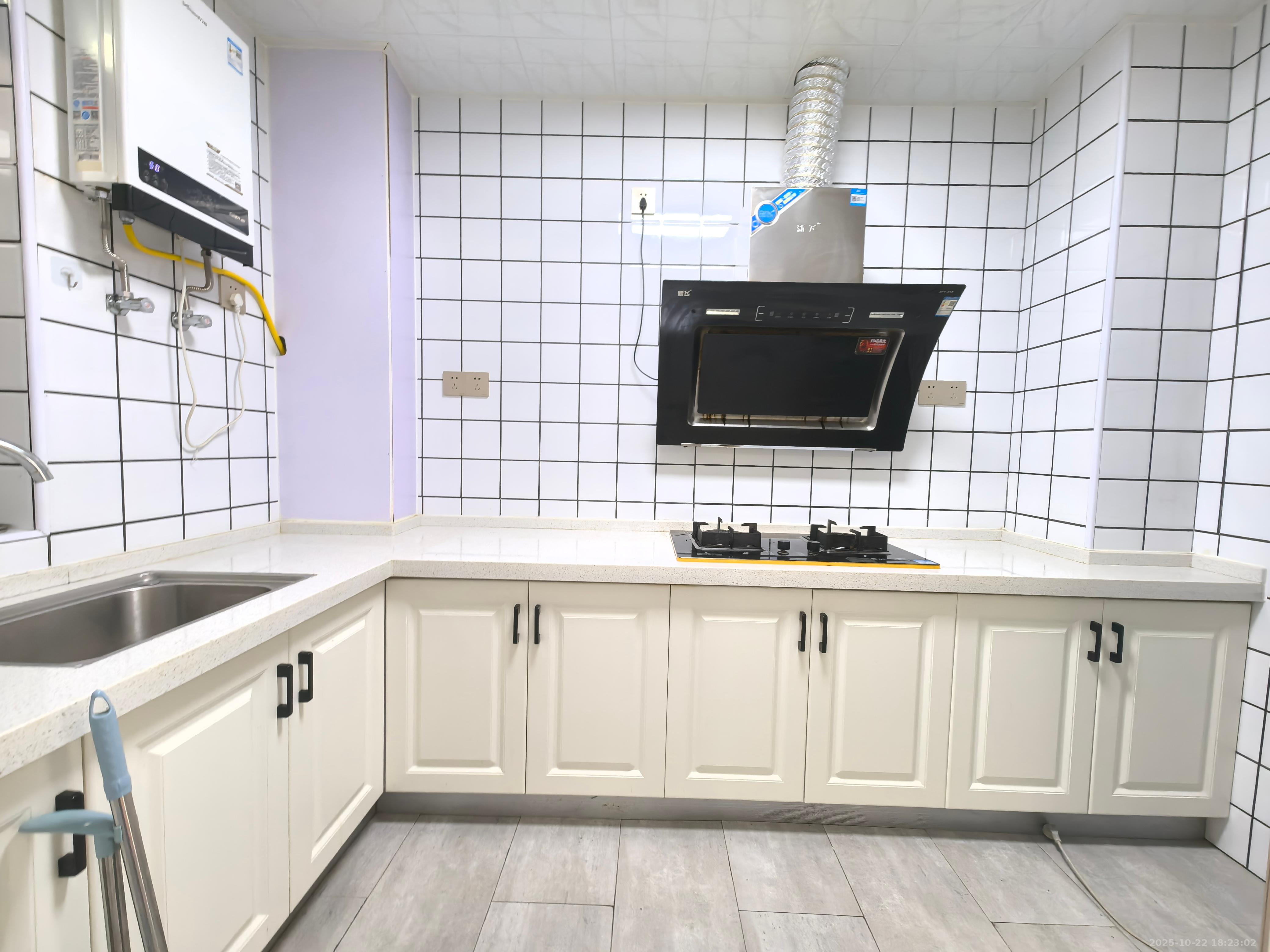 天翼花园(中国电信单位房) 3室2厅2卫 3000.0元/月 天翼花园(中国电信单位房) 3室2厅2卫 3000.0元/月室内图