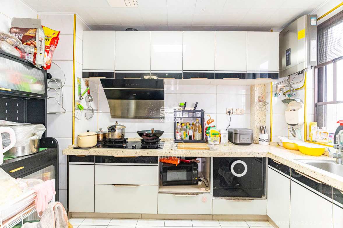 国泰九龙湾 3室2厅2卫 88.8万 国泰九龙湾 3室2厅2卫 88.8万厨房