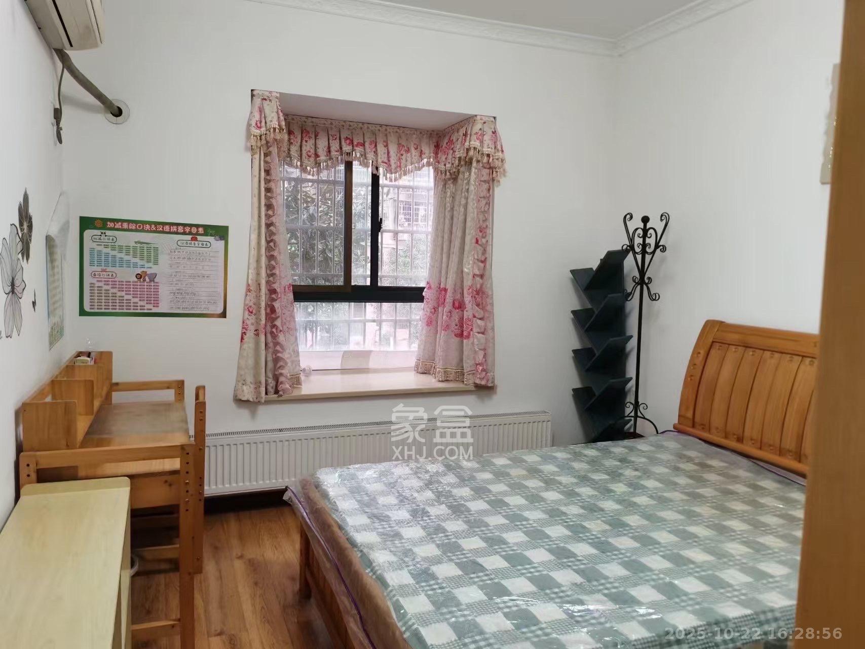 岳华嘉园  3室2厅2卫    2200.0元/月室内图