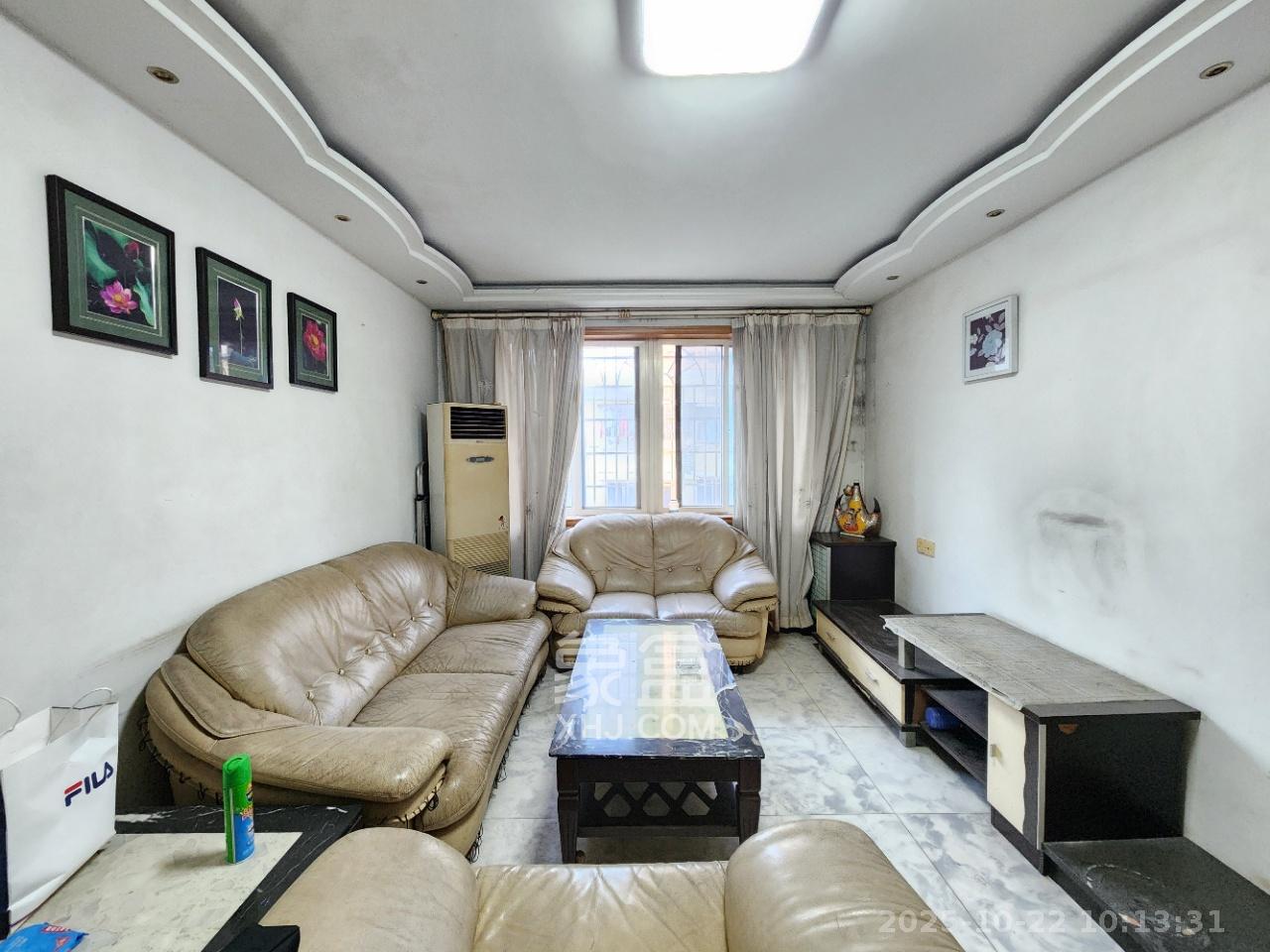 岳银小区（一二三五村）  3室2厅1卫    2000.0元/月