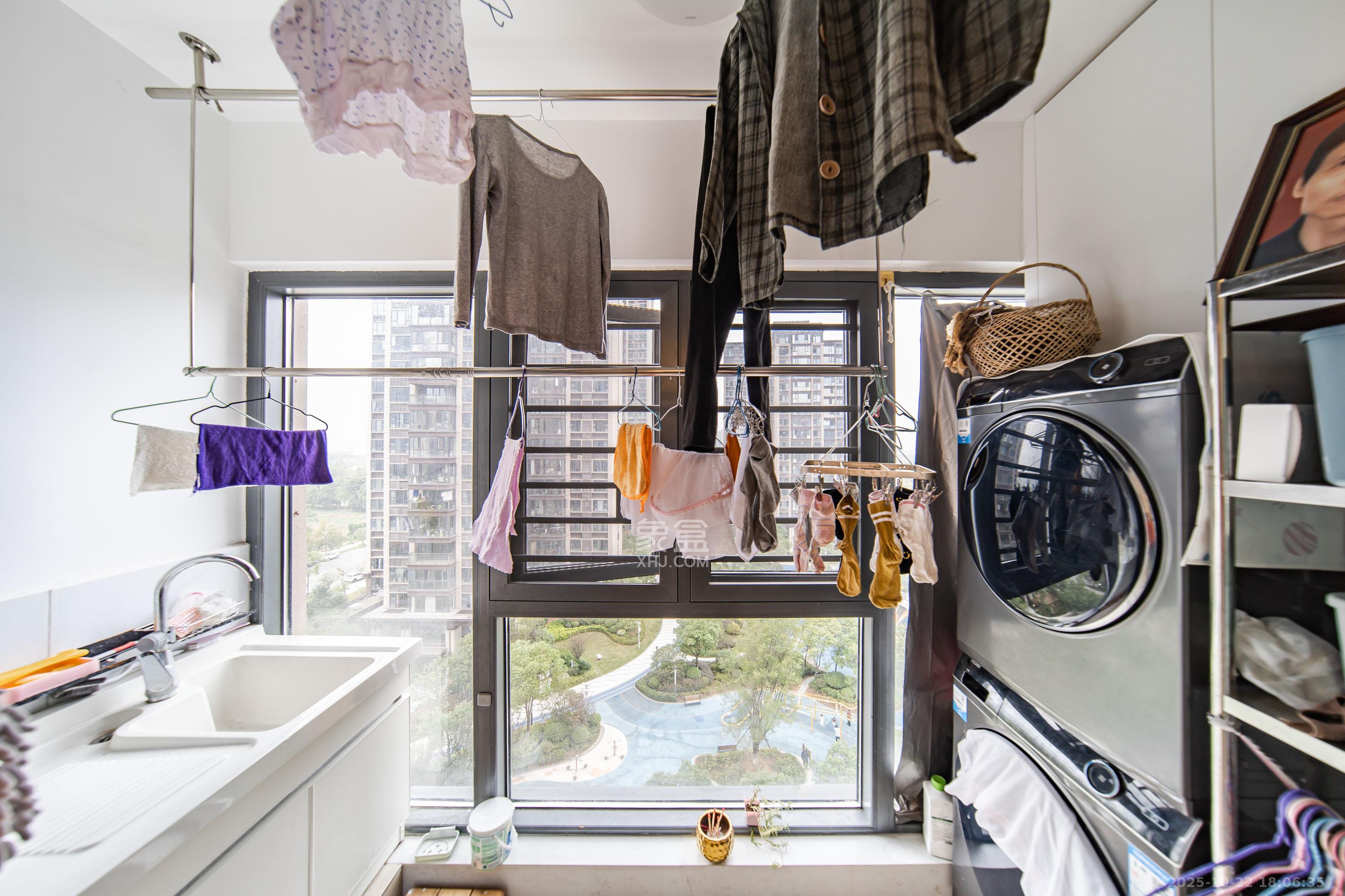 深业鹭栖府 4室2厅2卫 228.0万 深业鹭栖府 4室2厅2卫 228.0万阳台