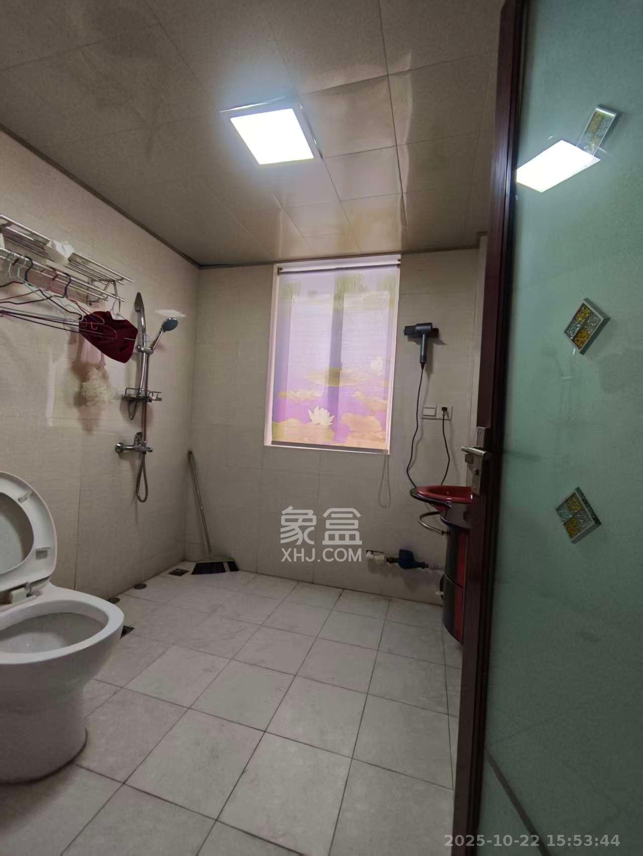 博雅湘水湾  3室2厅1卫    1700.0元/月室内图