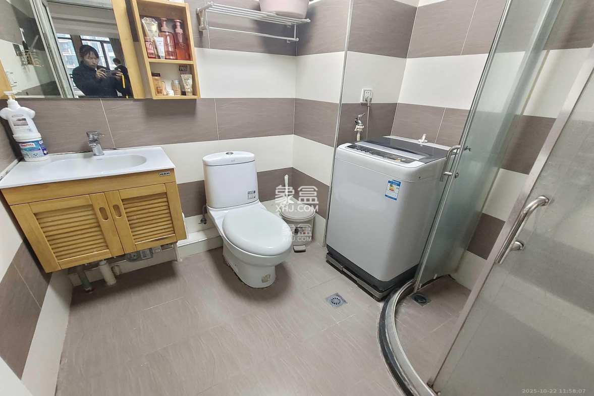 融圣国际 1室1厅1卫 1800.0元/月 融圣国际 1室1厅1卫 1800.0元/月室内图