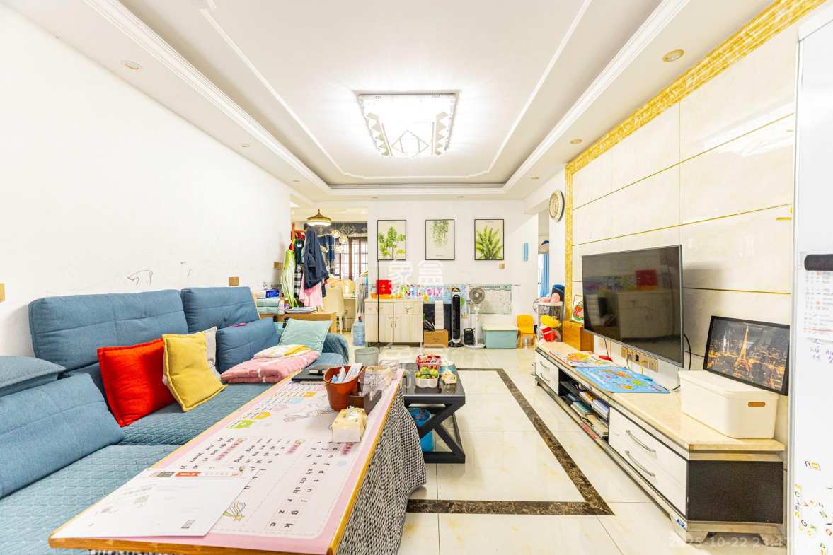 国泰九龙湾 3室2厅2卫 88.8万 国泰九龙湾 3室2厅2卫 88.8万客厅