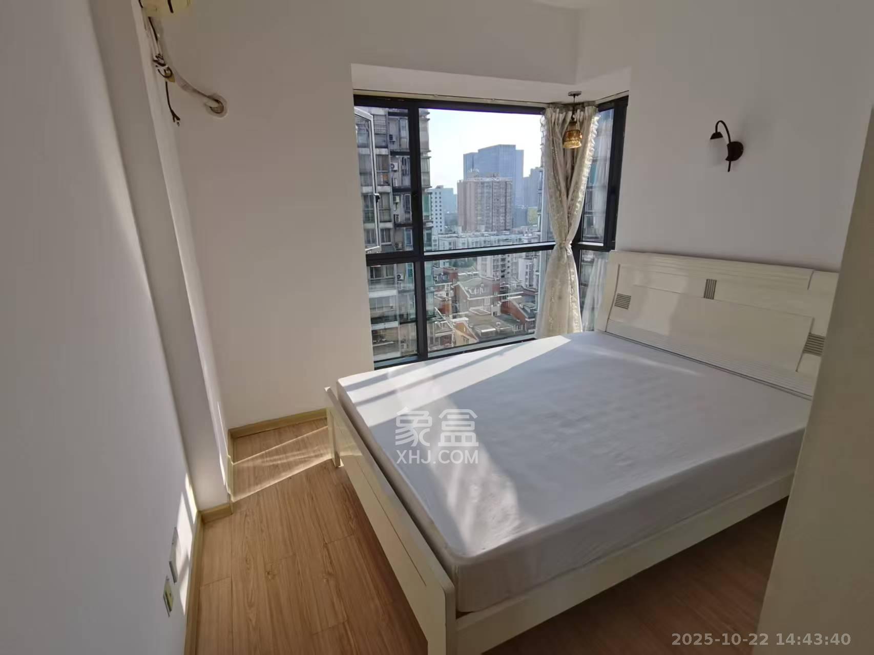 银港水晶城 2室2厅1卫 2400.0元/月 银港水晶城 2室2厅1卫 2400.0元/月室内图