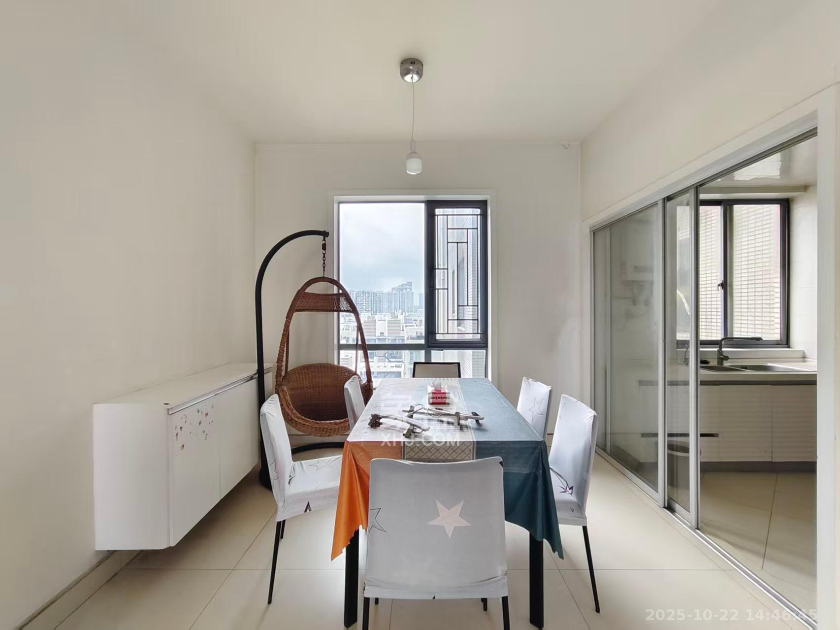 银港水晶城 3室2厅2卫 2800.0元/月 银港水晶城 3室2厅2卫 2800.0元/月室内图