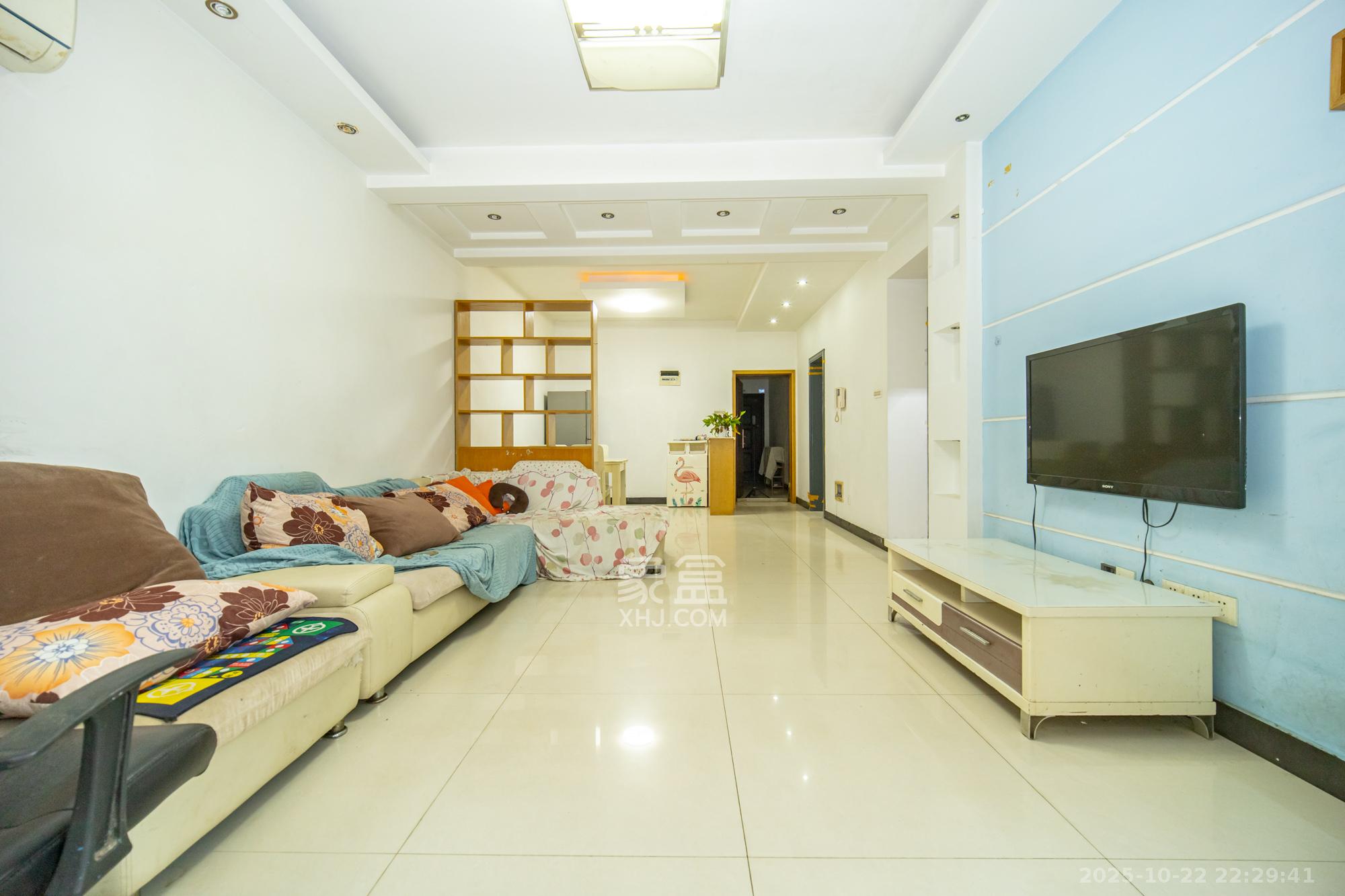 楚天世纪城东苑 2室2厅1卫 49.8万 楚天世纪城东苑 2室2厅1卫 49.8万客厅