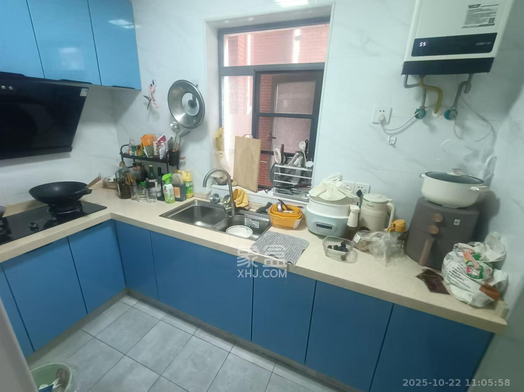 税务专科教职工宿舍(红叶小区)  3室2厅1卫    2000.0元/月 税务专科教职工宿舍(红叶小区)  3室2厅1卫    2000.0元/月室内图