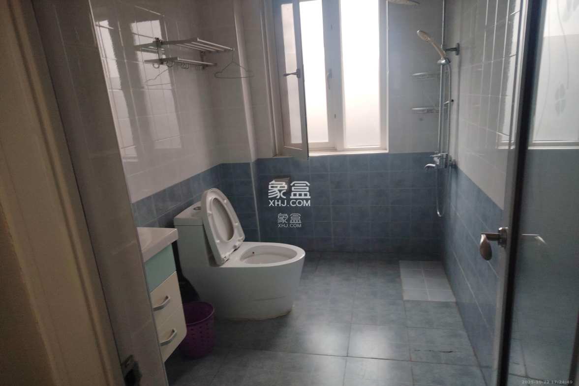 湘府十城(汇财御景湾新寓,汇财国际)  3室2厅2卫    2500.0元/月 湘府十城(汇财御景湾新寓,汇财国际)  3室2厅2卫    2500.0元/月室内图