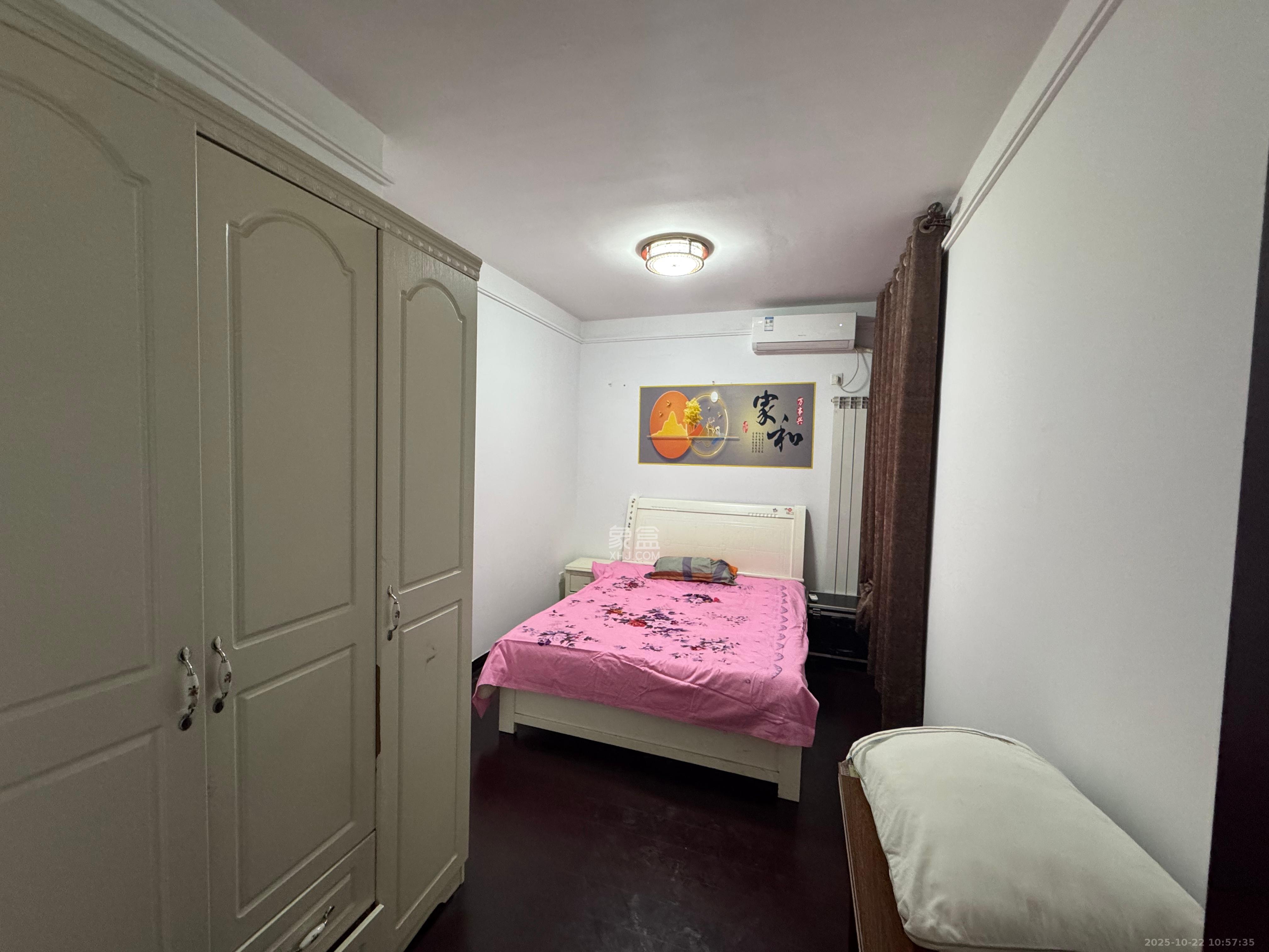 中海国际二期  3室2厅2卫    2200.0元/月 中海国际二期  3室2厅2卫    2200.0元/月