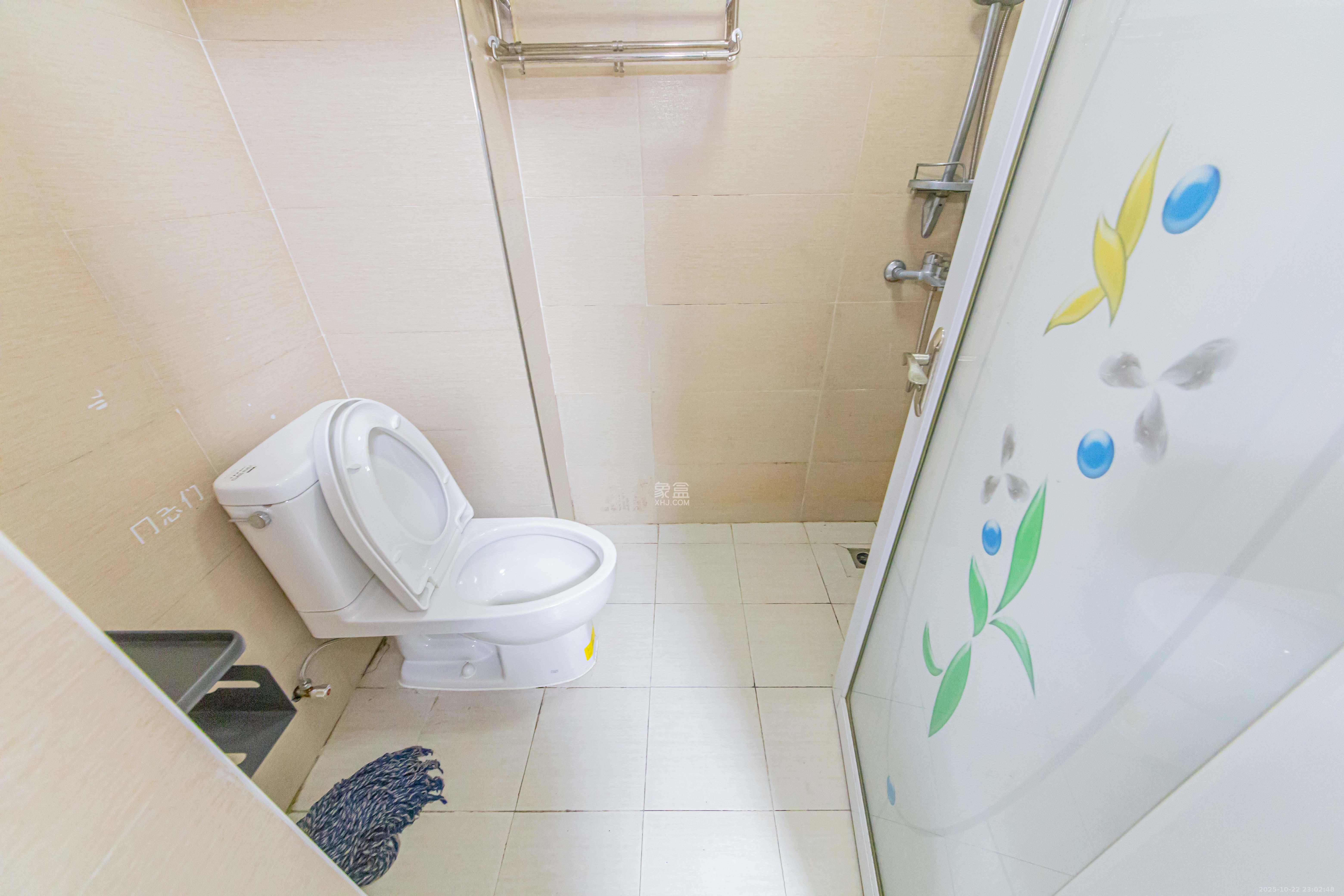 绿地公馆（绿地名邸）  1室1厅1卫    45.0万卫生间