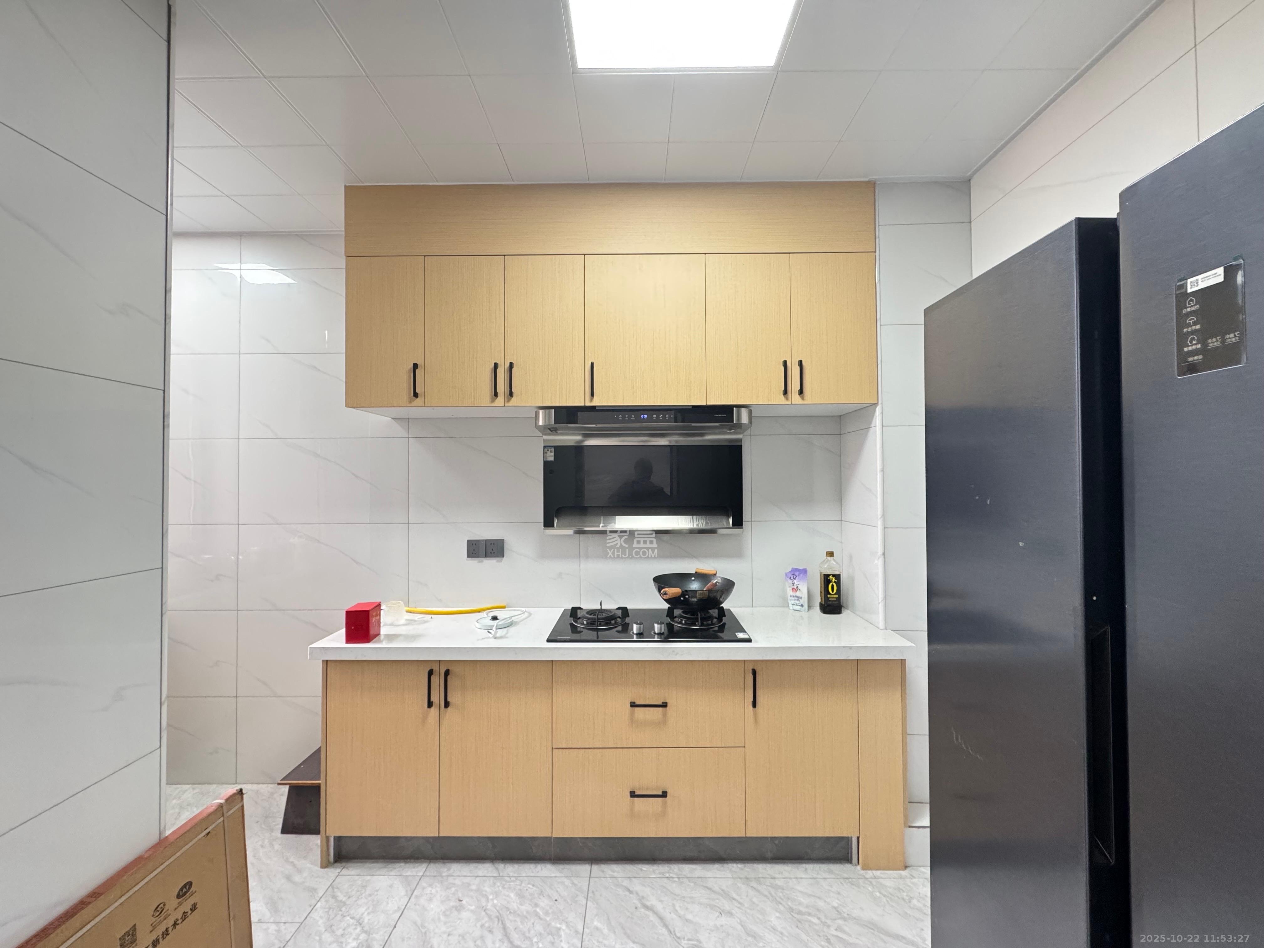 邦盛水岸御园  3室2厅2卫    2200.0元/月 邦盛水岸御园  3室2厅2卫    2200.0元/月室内图