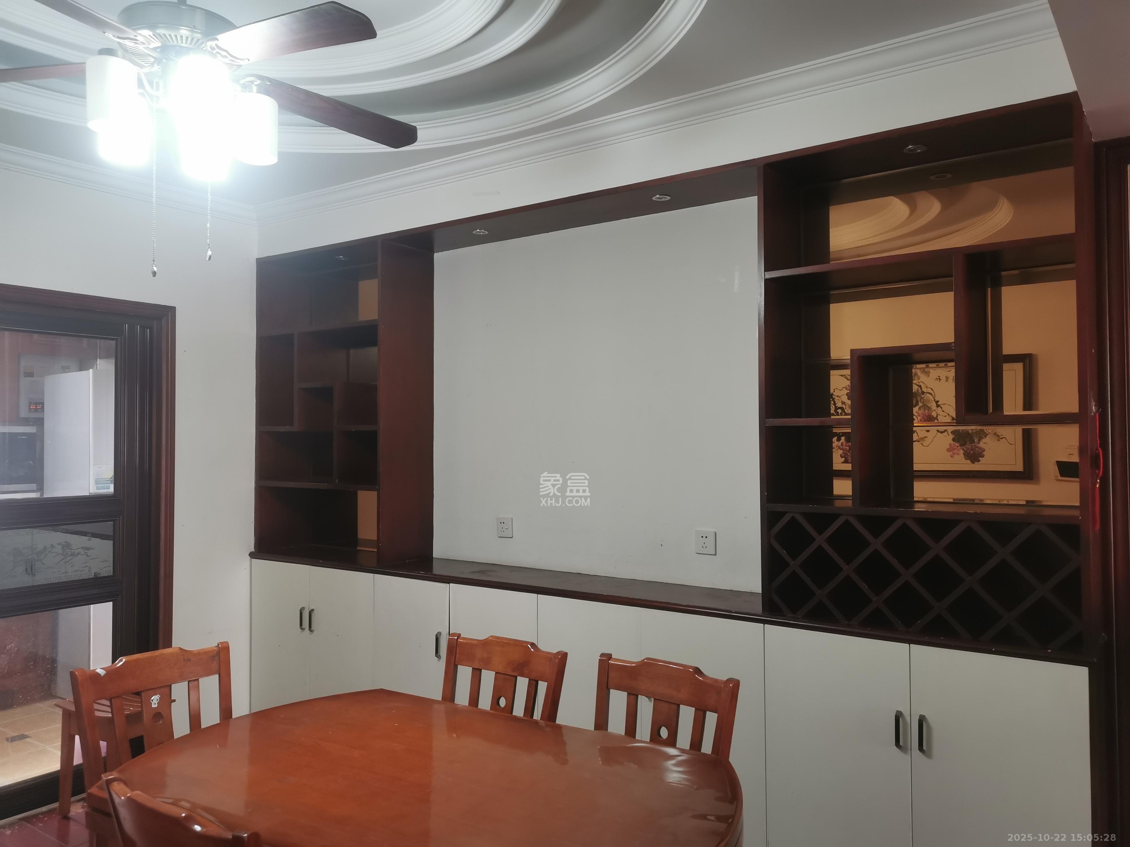 森林城  4室2厅2卫    3200.0元/月 森林城  4室2厅2卫    3200.0元/月室内图