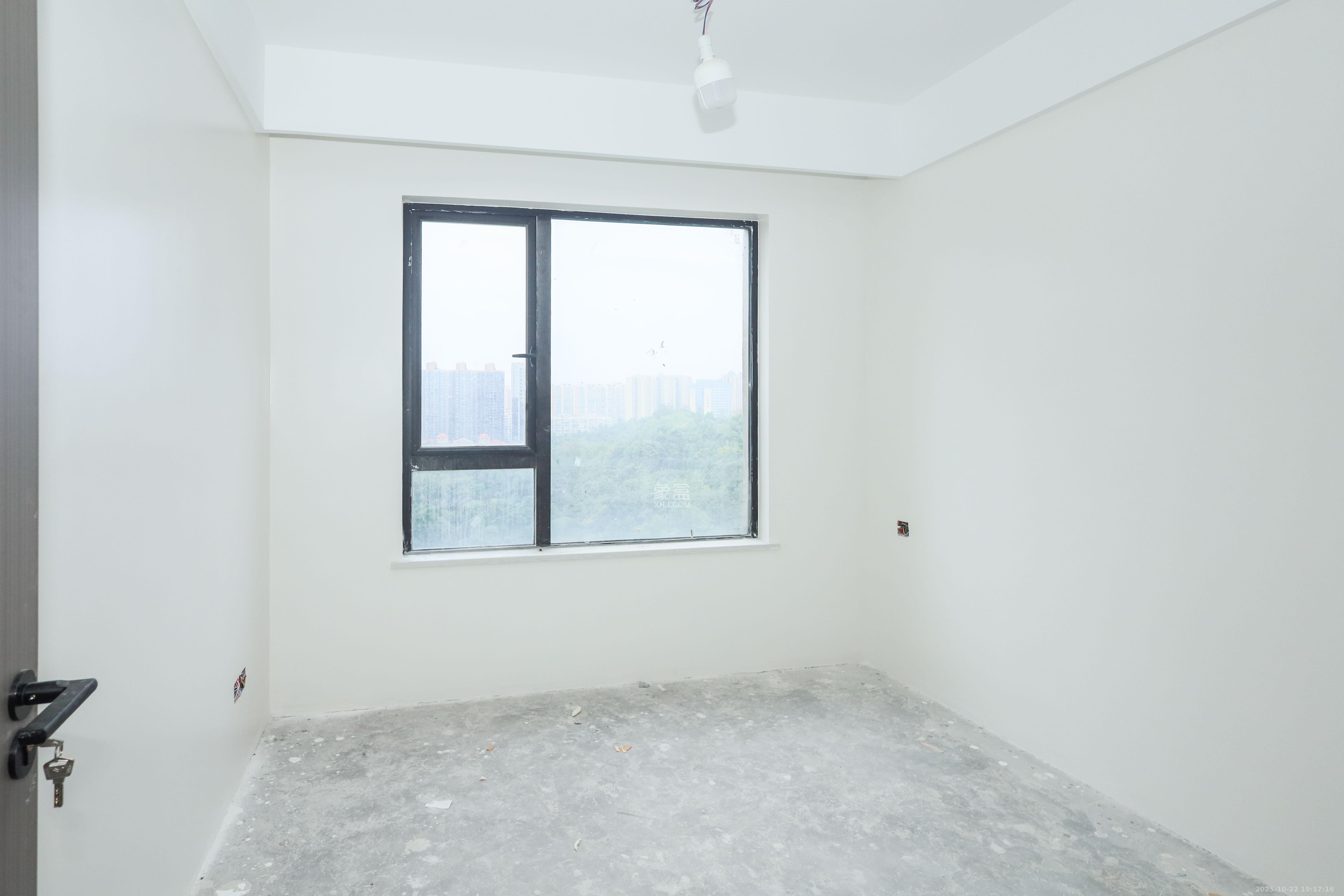 惠天然梅岭国际  5室2厅1卫    240.0万卧室