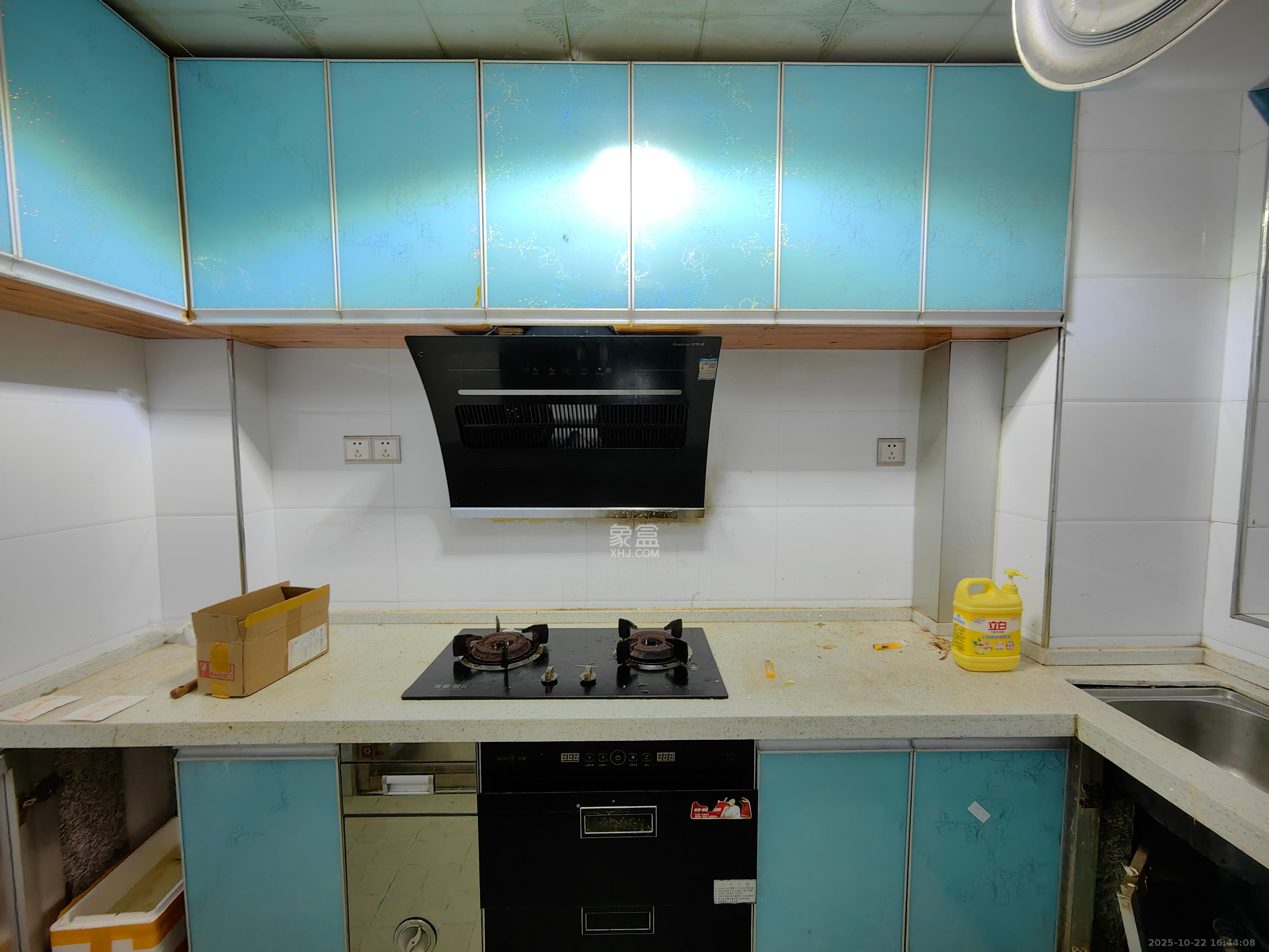 高升金典 1室2厅1卫 1900.0元/月 高升金典 1室2厅1卫 1900.0元/月室内图