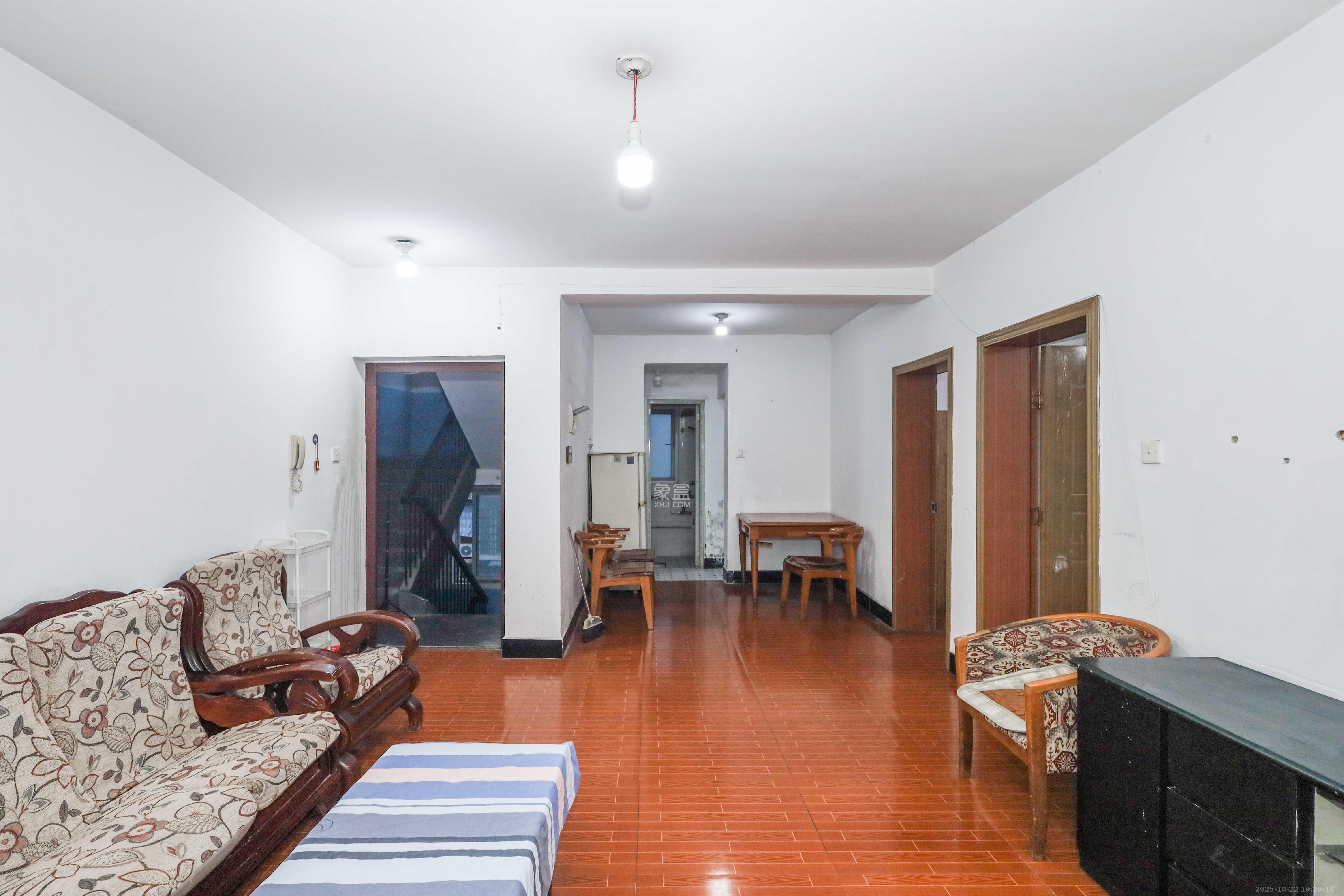 桔洲新苑（桔洲印象）  2室2厅1卫    52.0万客厅