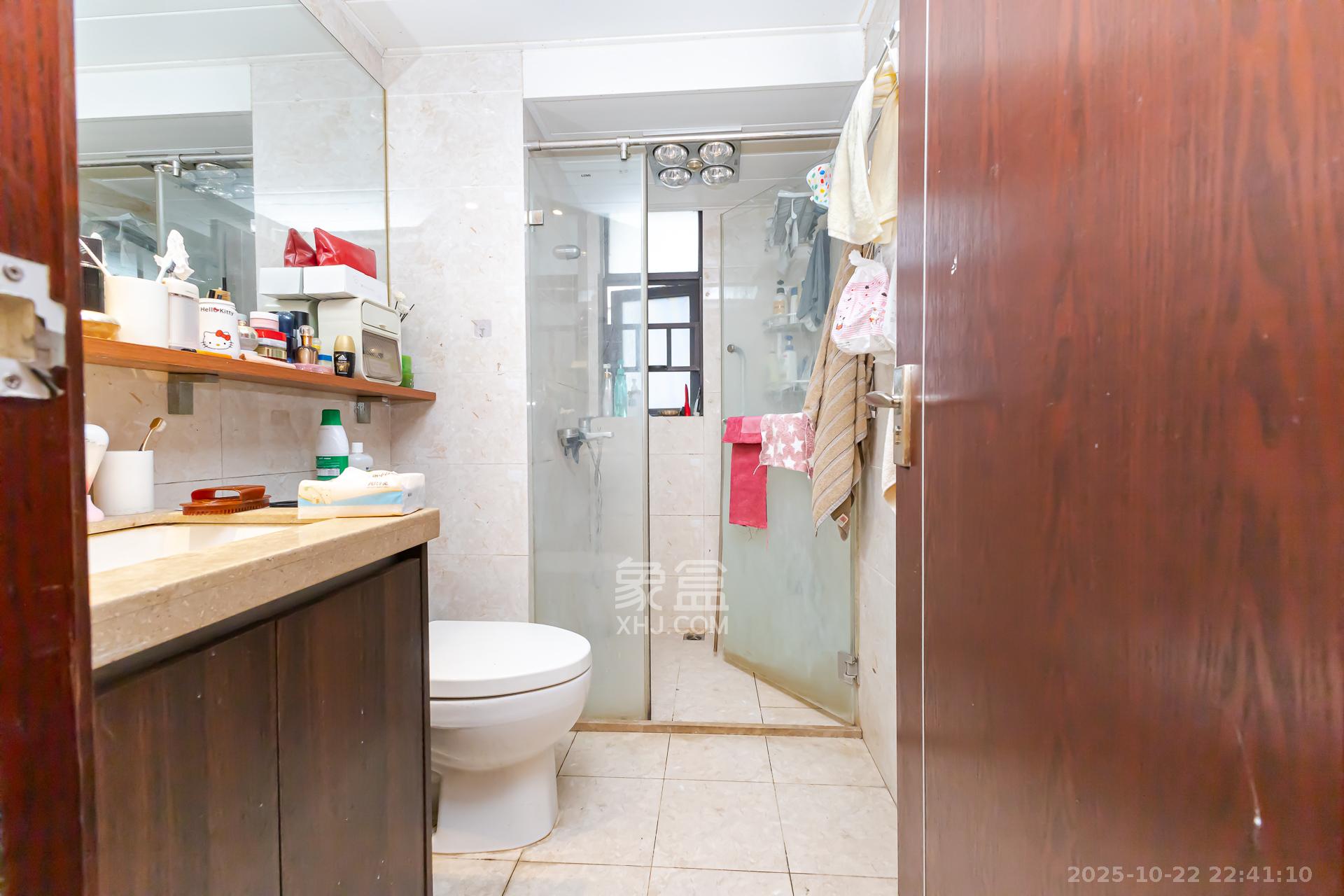 时代倾城二期  2室2厅1卫    56.0万卫生间