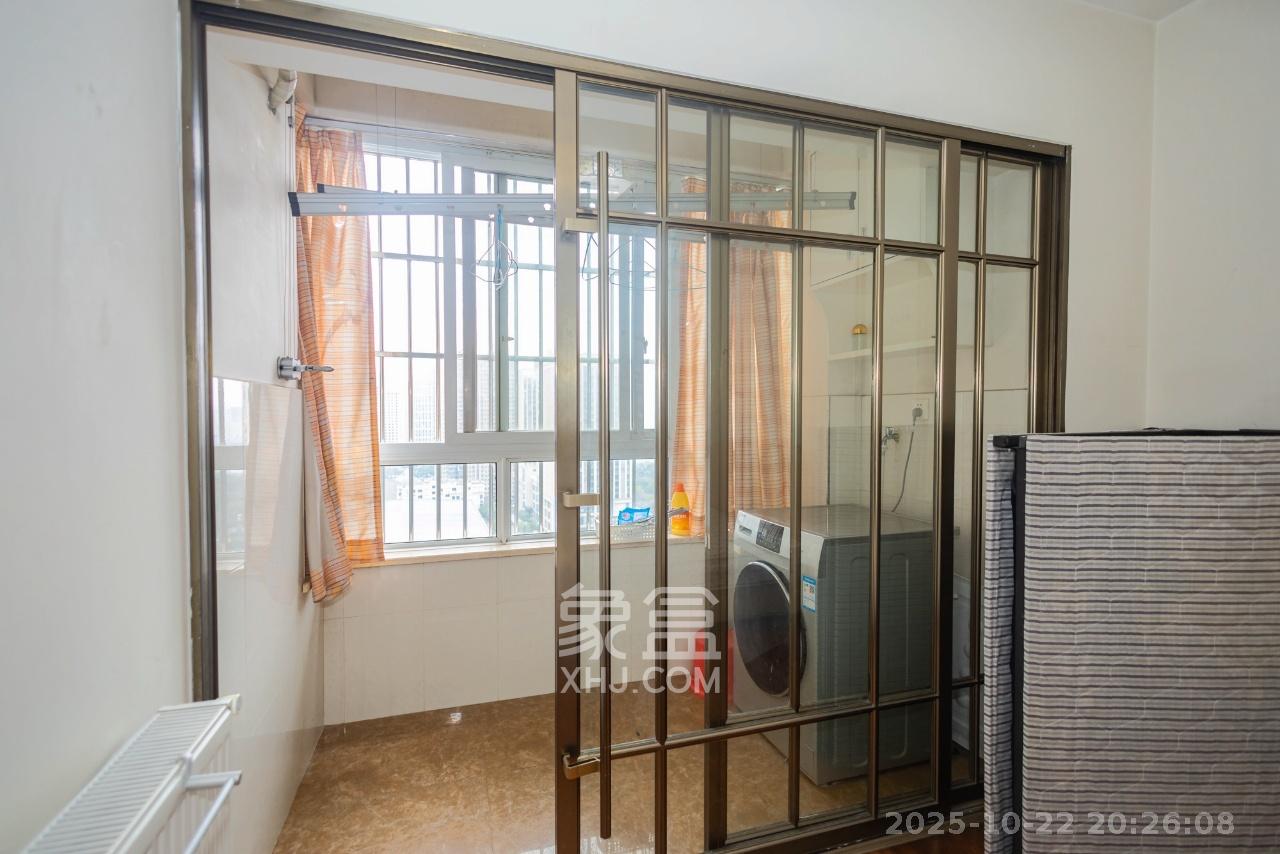 楚天馨苑 4室2厅2卫 2480.0元/月 楚天馨苑 4室2厅2卫 2480.0元/月室内图