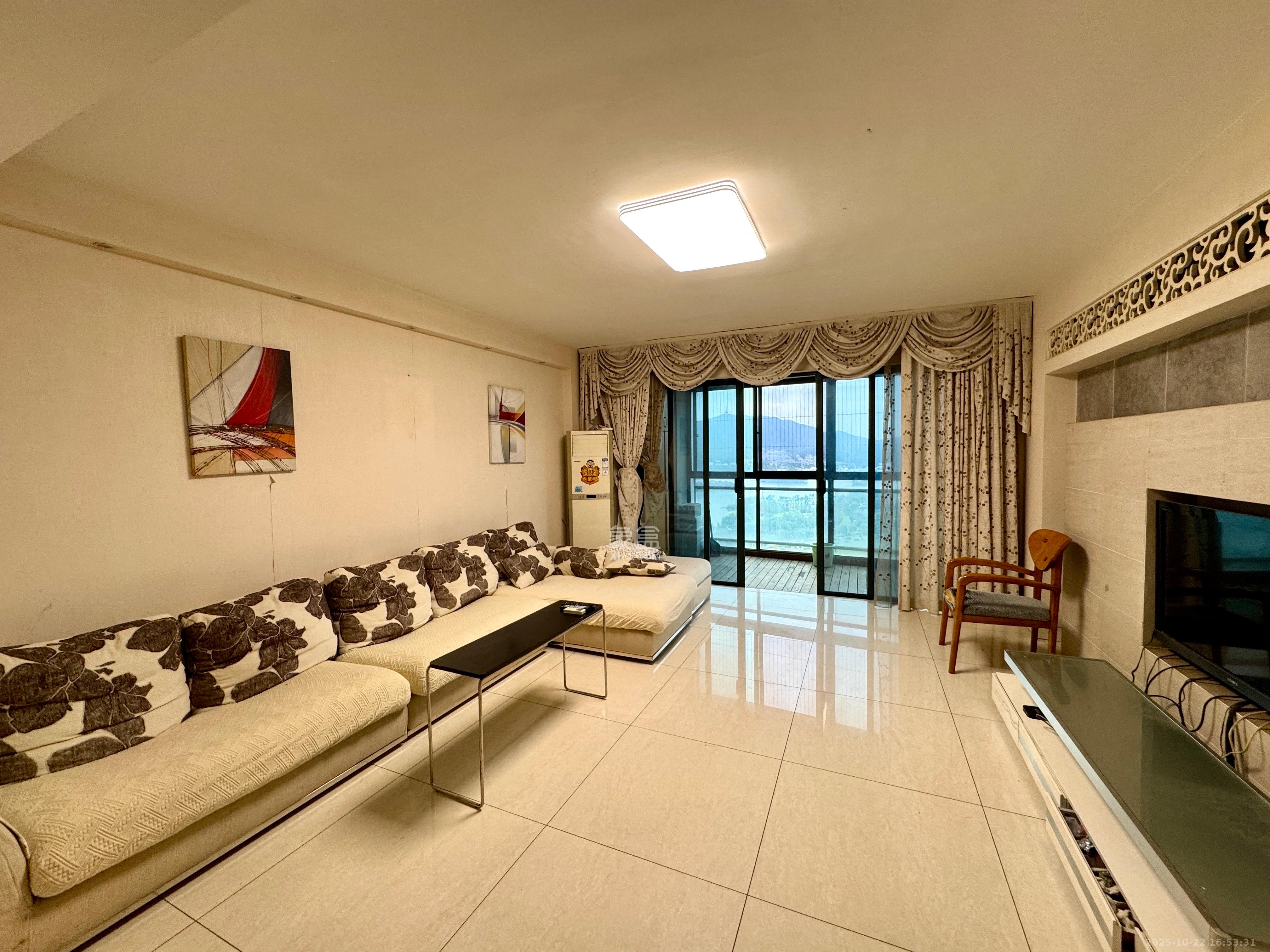 西山汇景一、二期  4室2厅2卫    4800.0元/月 西山汇景一、二期  4室2厅2卫    4800.0元/月室内图