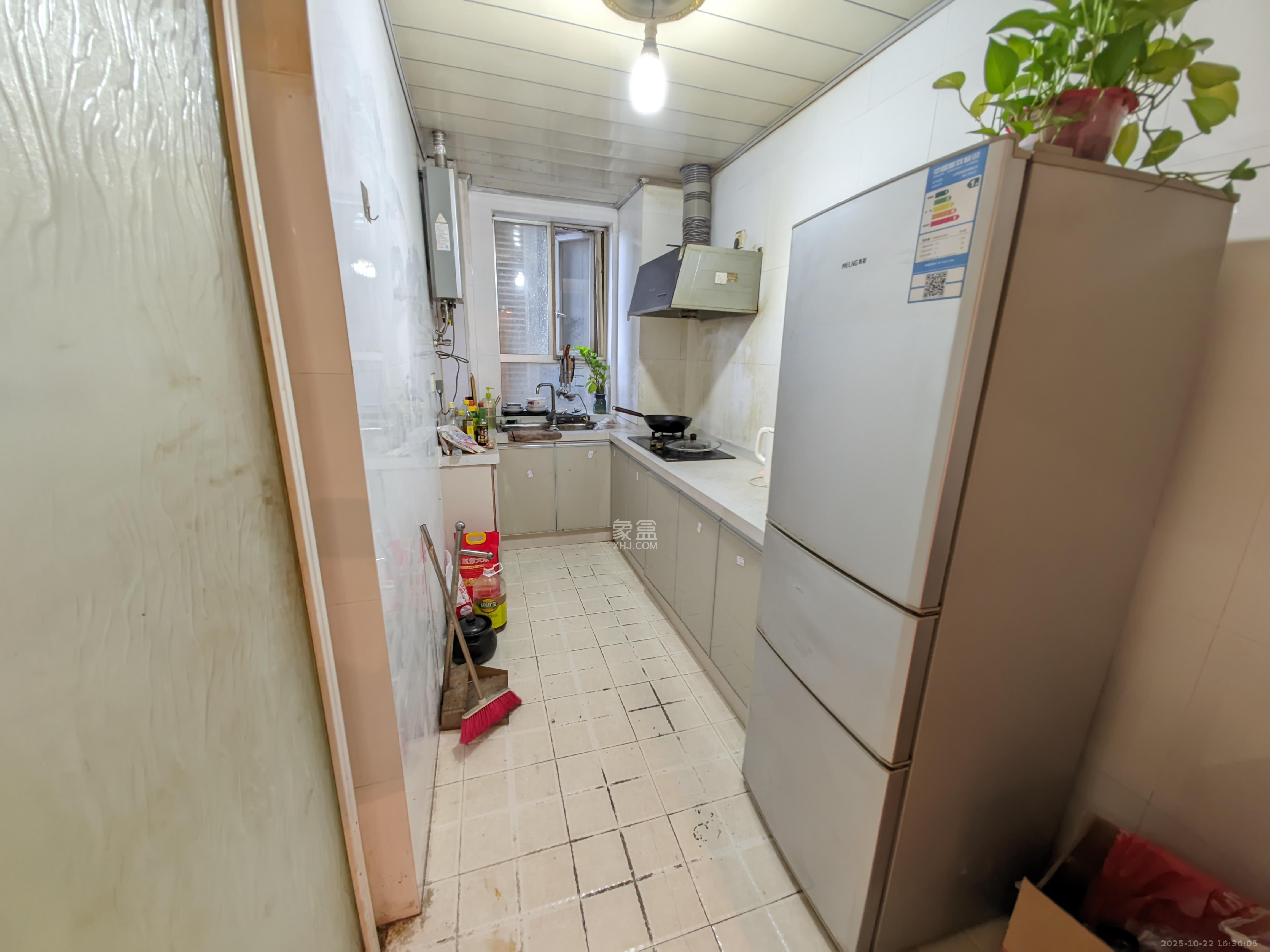 左岸右岸  1室1厅1卫    1600.0元/月 左岸右岸  1室1厅1卫    1600.0元/月室内图